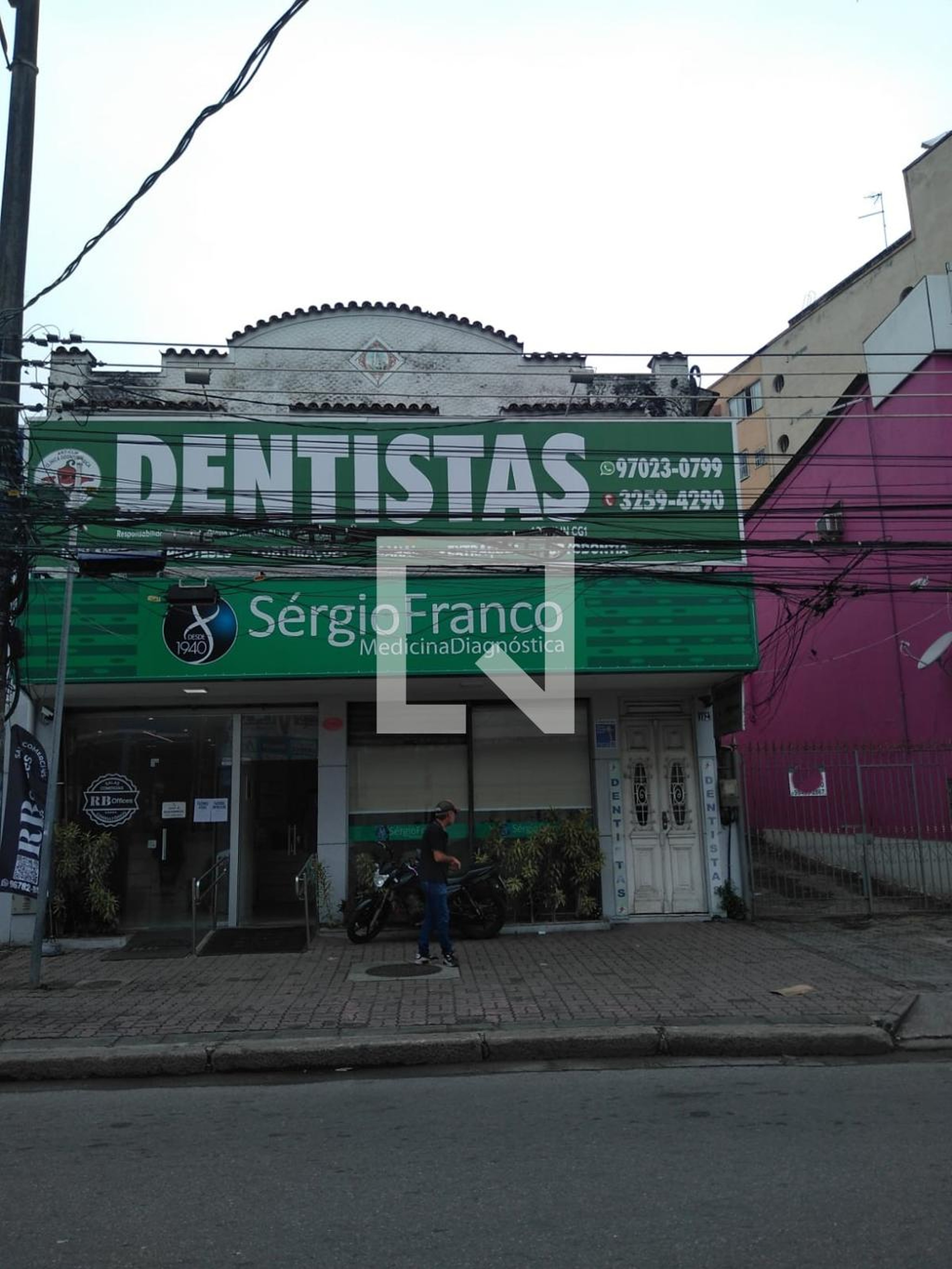 Fachada do Prédio Condomínio em Rua Barcelos Domingos, 112