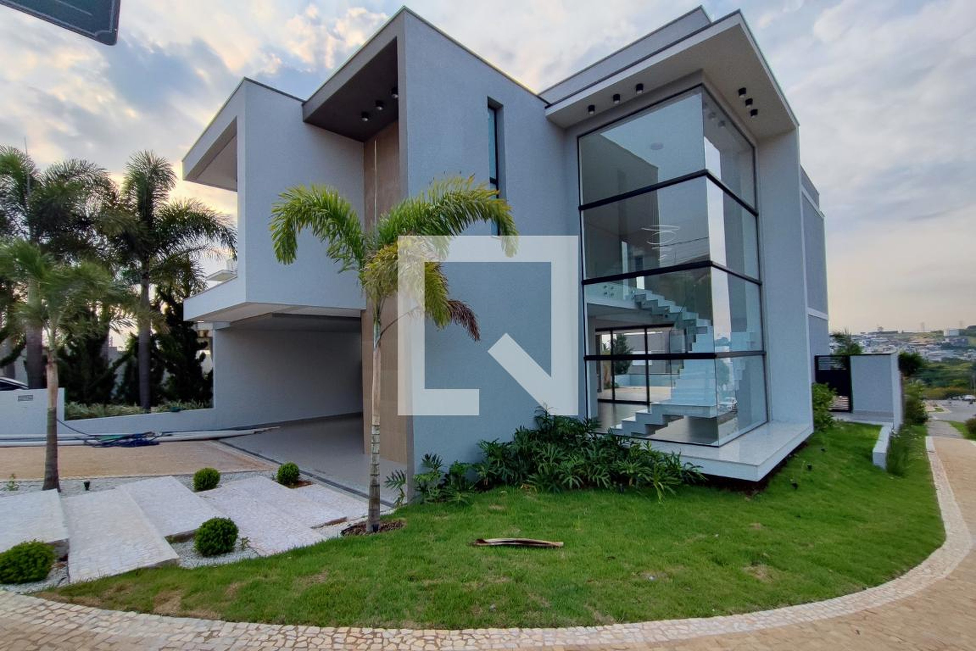 Fachada Condomínio em Avenida Roberto Baltazar dos Santos, 8