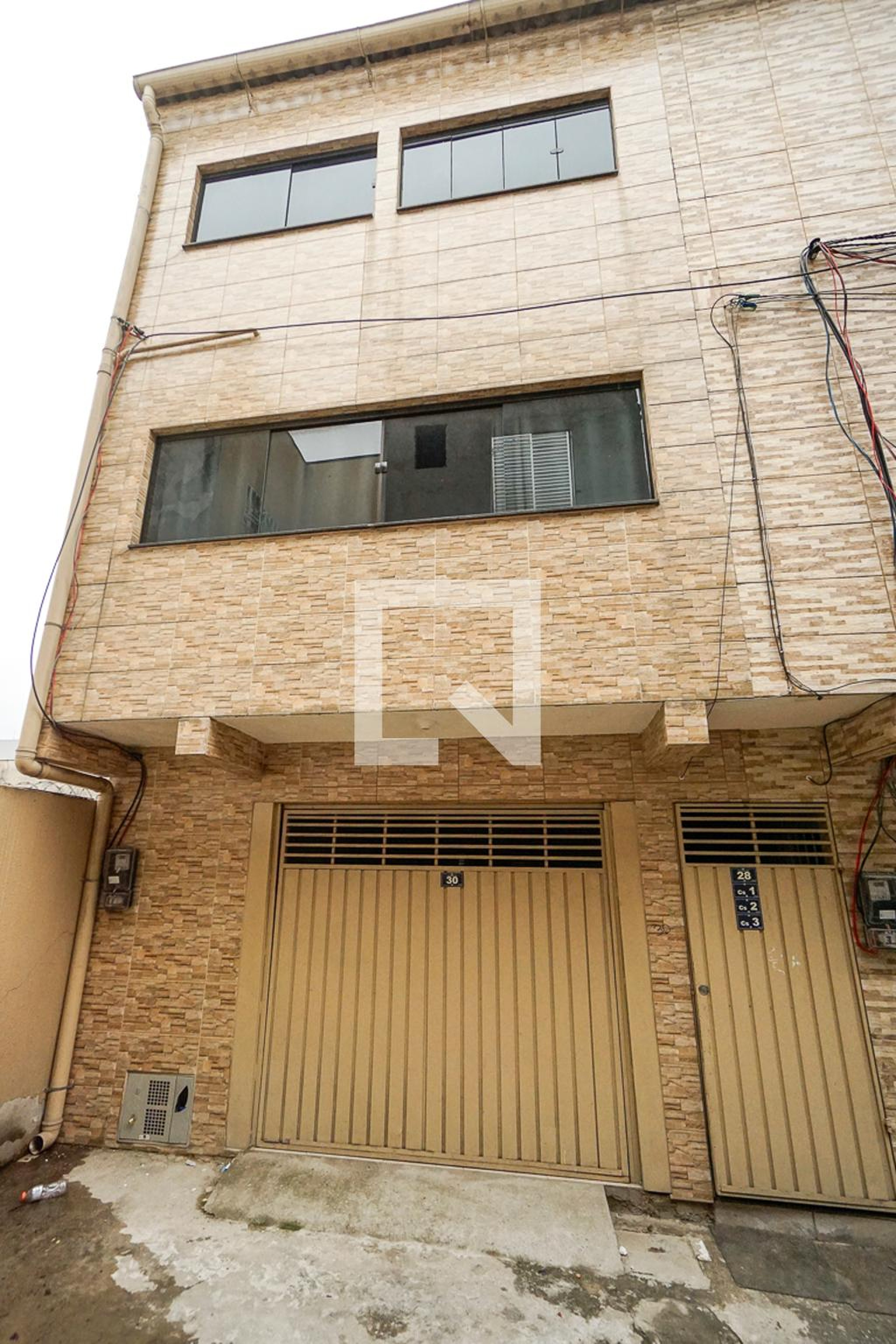 Fachada Condomínio em Rua Professor Miguel Russiano, 80