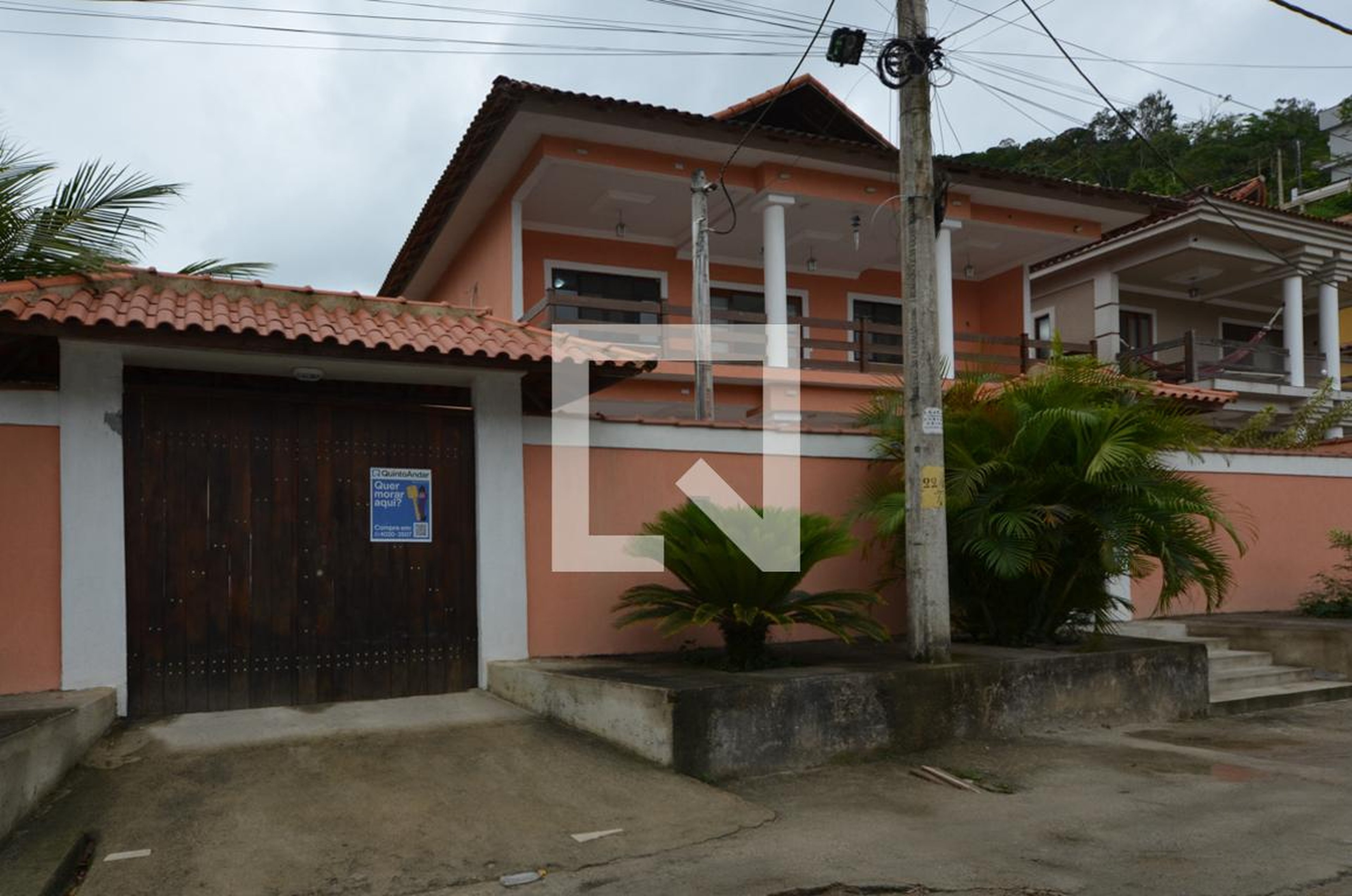 Fachada Condomínio em Rua Bougainville, 55