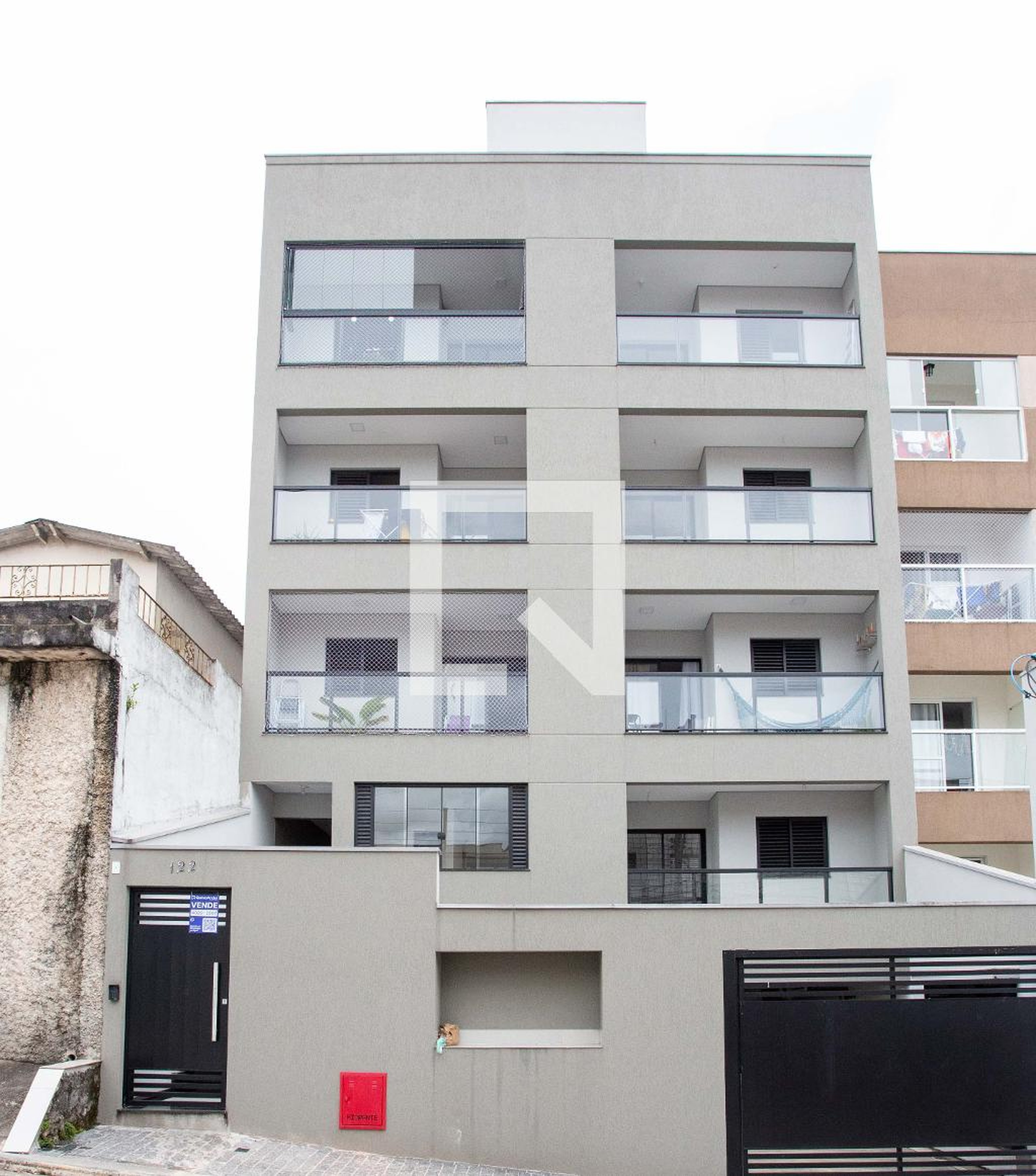 Fachada do Prédio Condomínio em Rua dos Brilhantes, 122