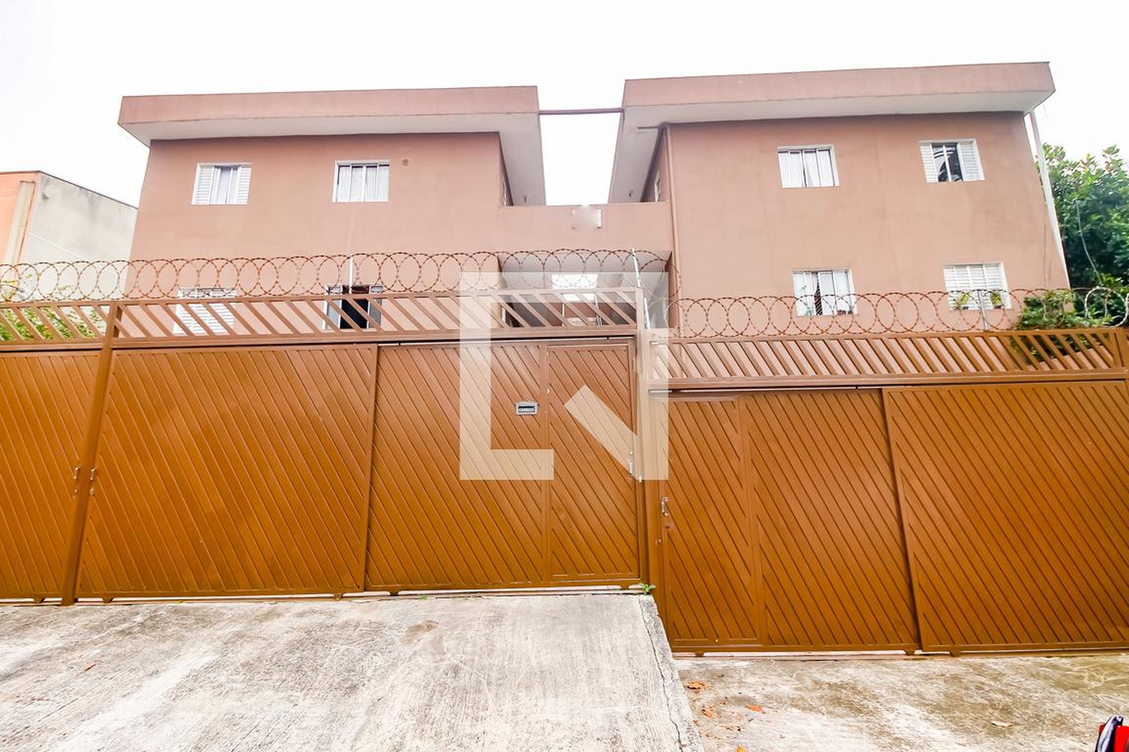 Fachada do Prédio Condomínio Particular