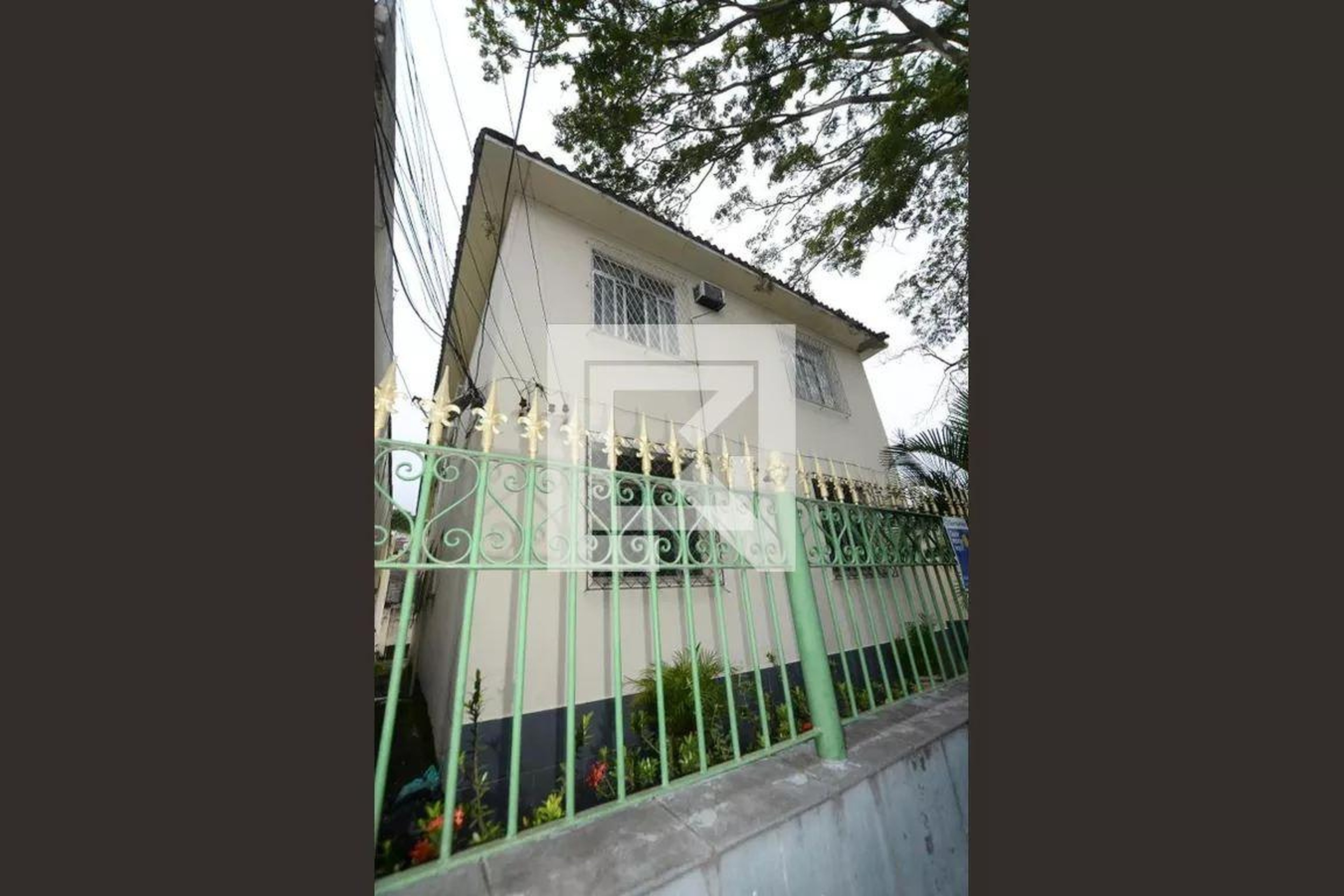 Fachada Condomínio em Rua das Rosas, 969