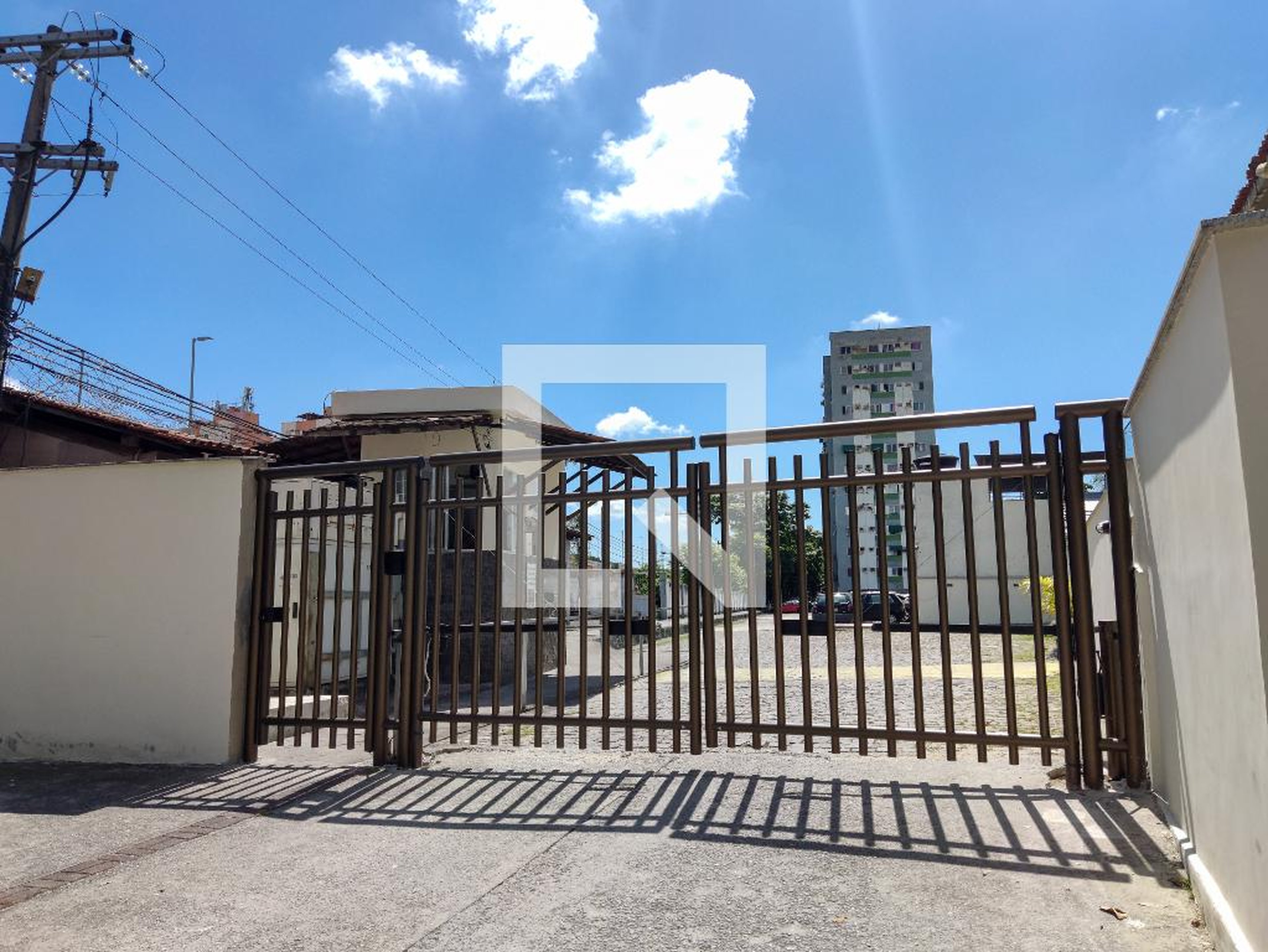 Fachada do Condomínio Condomínio Park Side