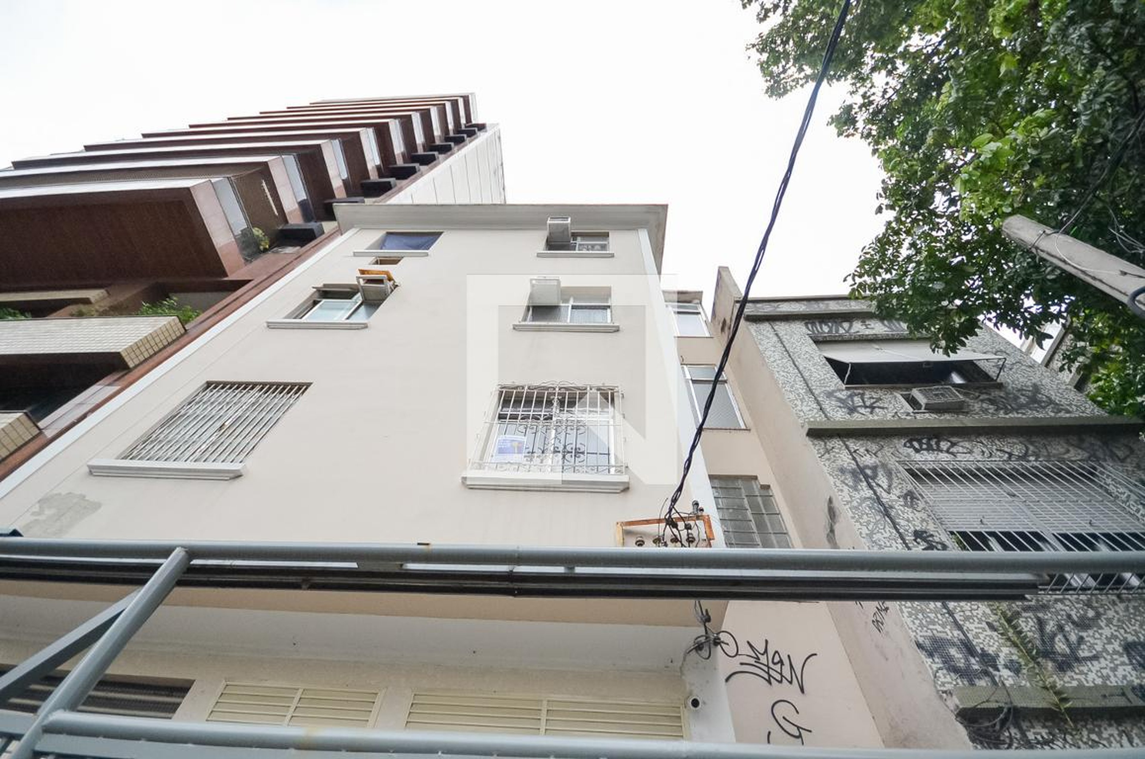 Fachada Condomínio em Rua Maxwell, 416