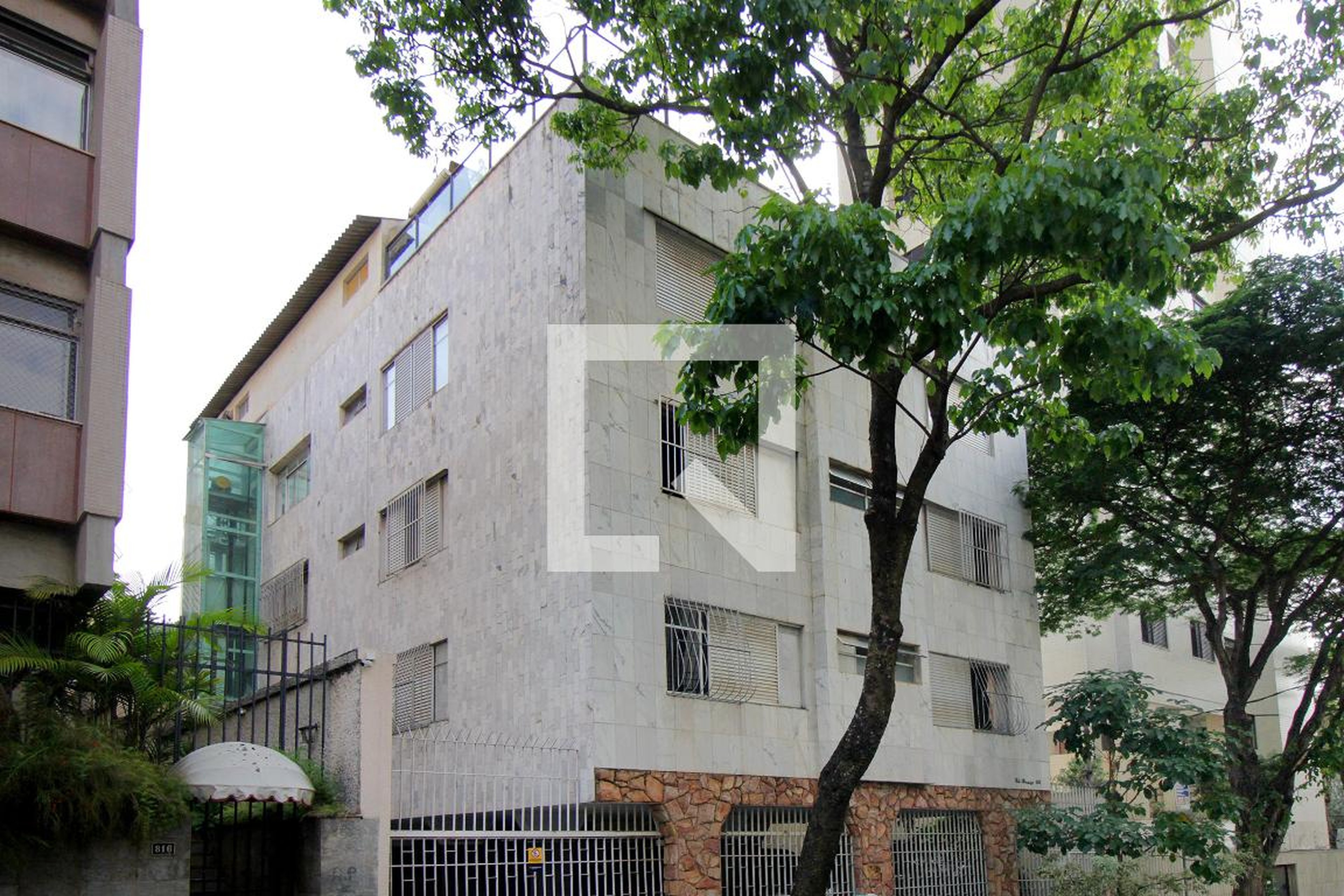 Fachada Condomínio em Rua Odilon Braga, 800