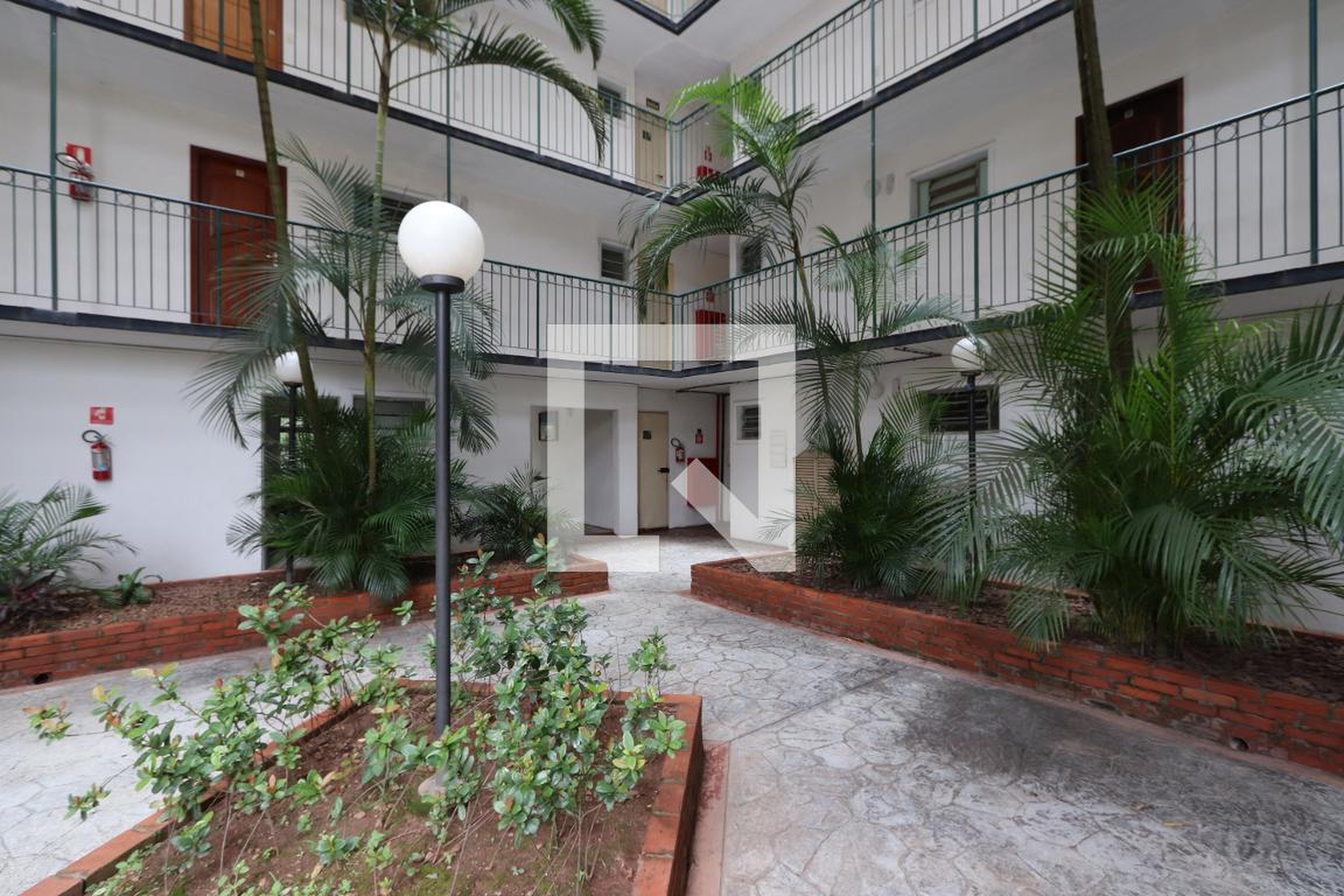 Entrada - Pateo Dali