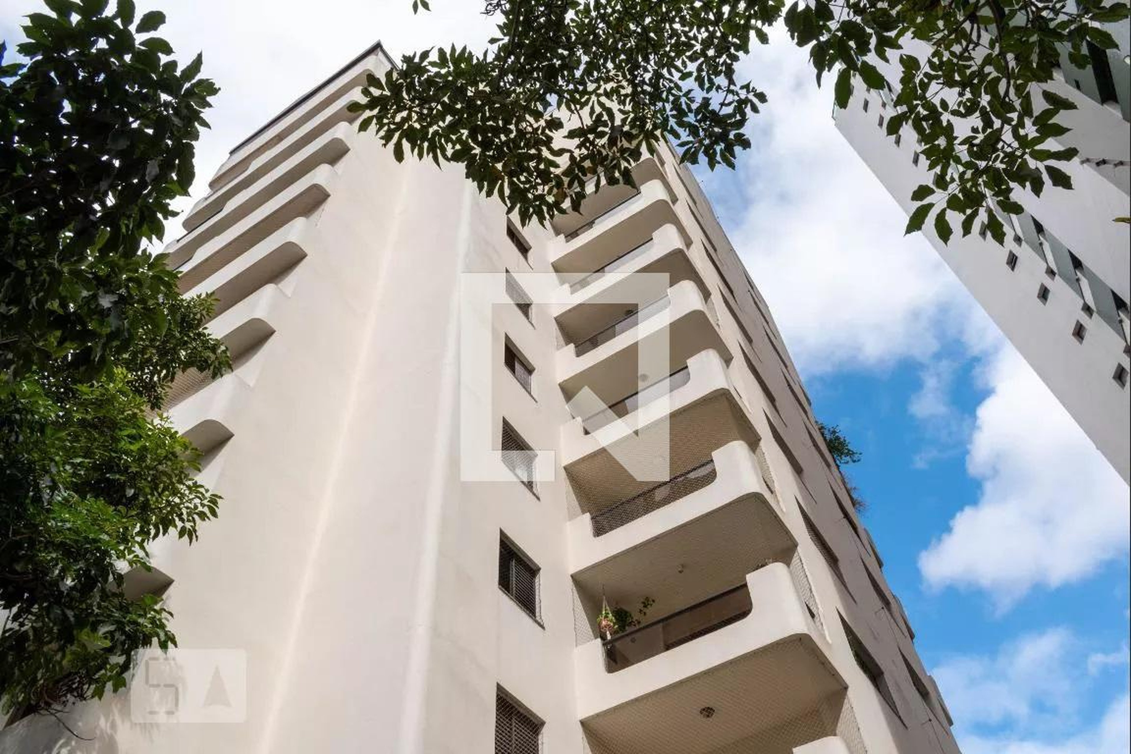 Fachada do Prédio Condomínio Cotovias