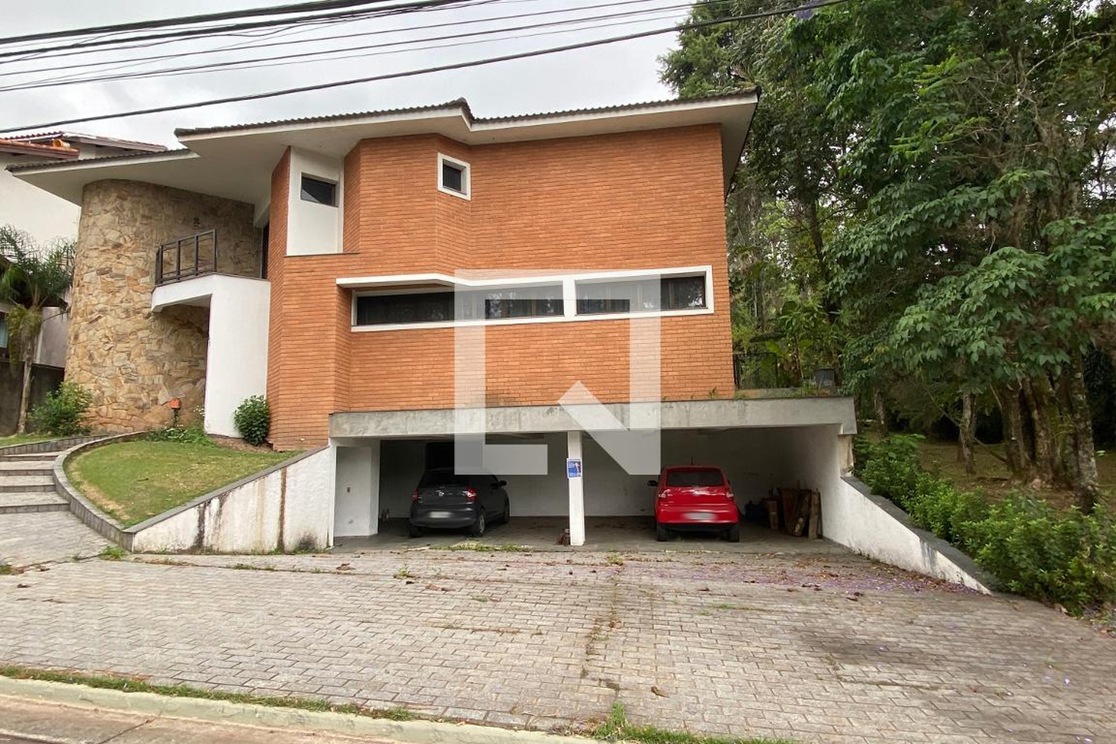 Fachada Condomínio em Rua Guainumbis, 176