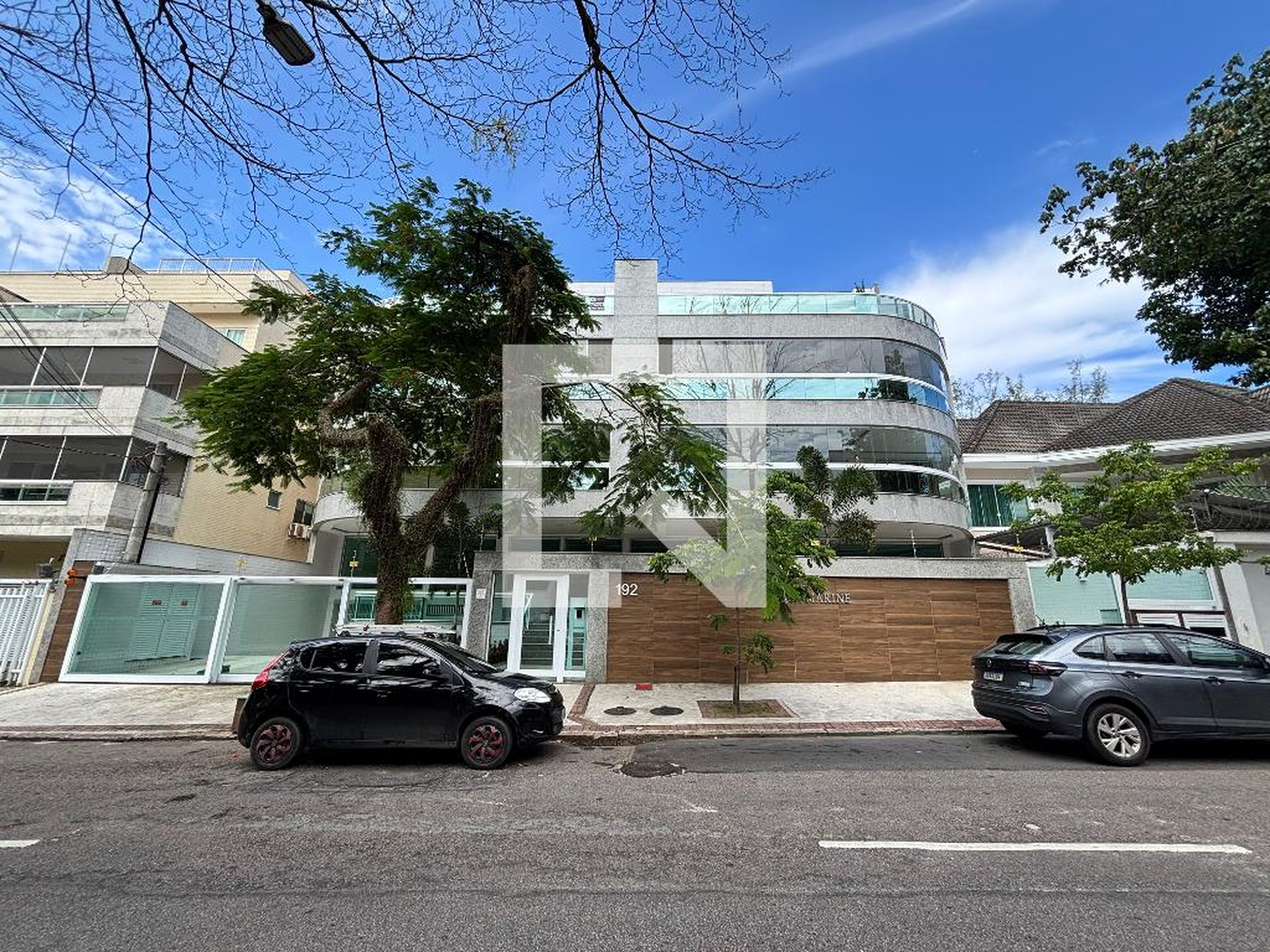 Fachada Condomínio em Rua Marechal Olympio Falconiere, 192