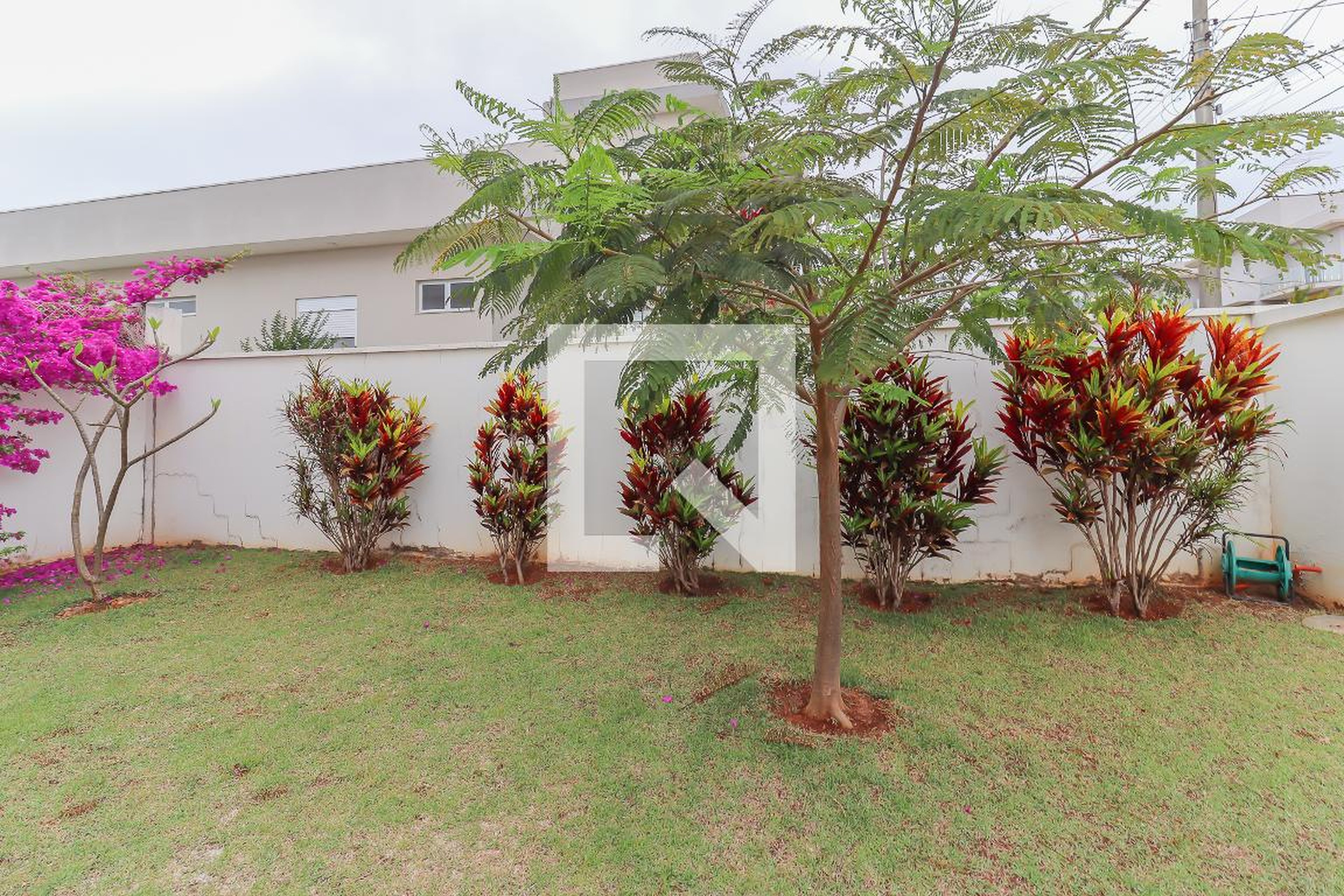 Fachada Condomínio em Rua Therezinha de Moraes Bernardi, 187