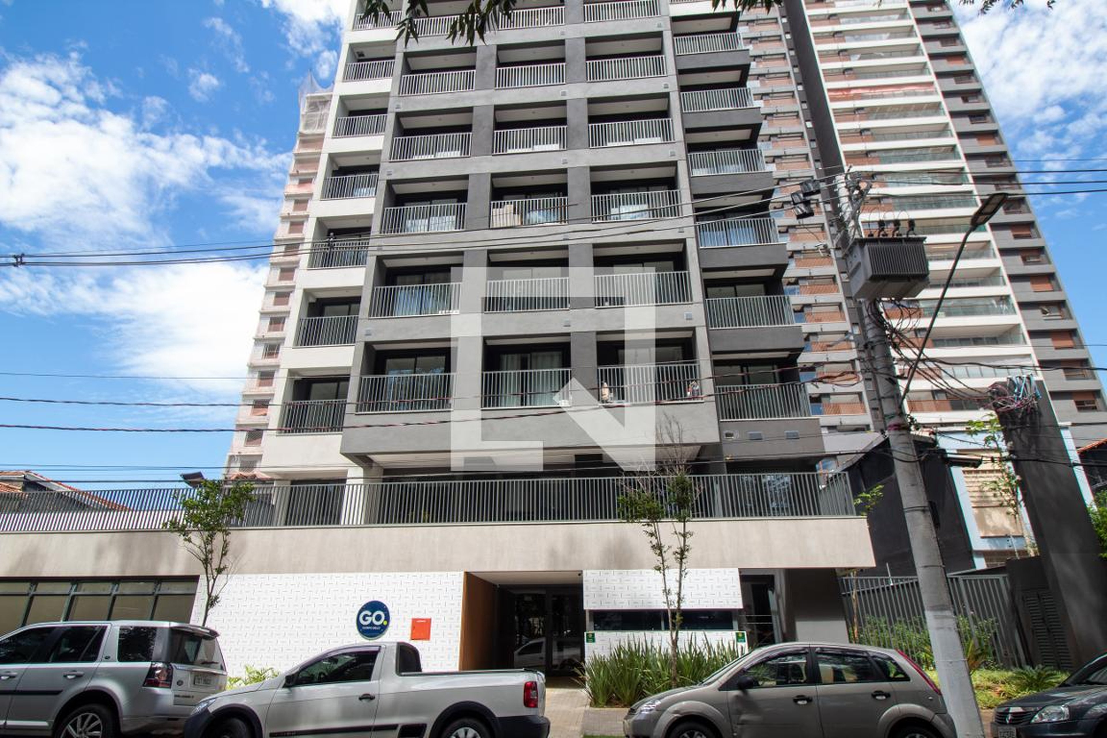 Fachada Condomínio em Rua Stela Marina, 121