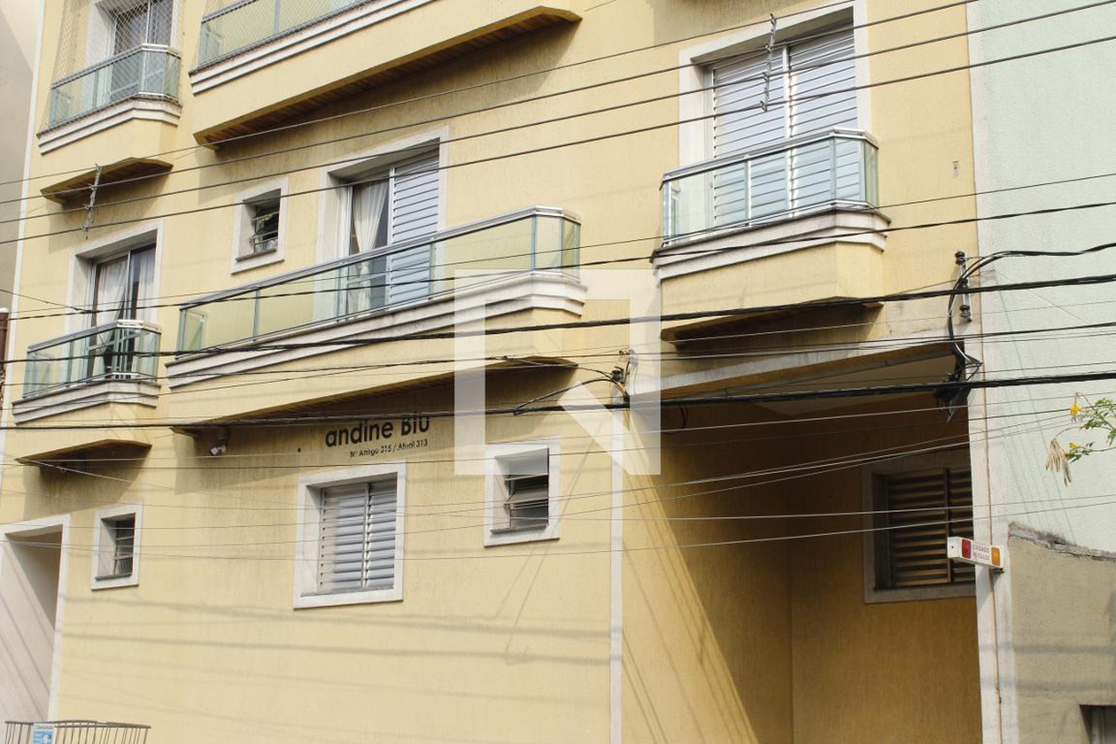 Fachada Condomínio em Rua Pan, 315