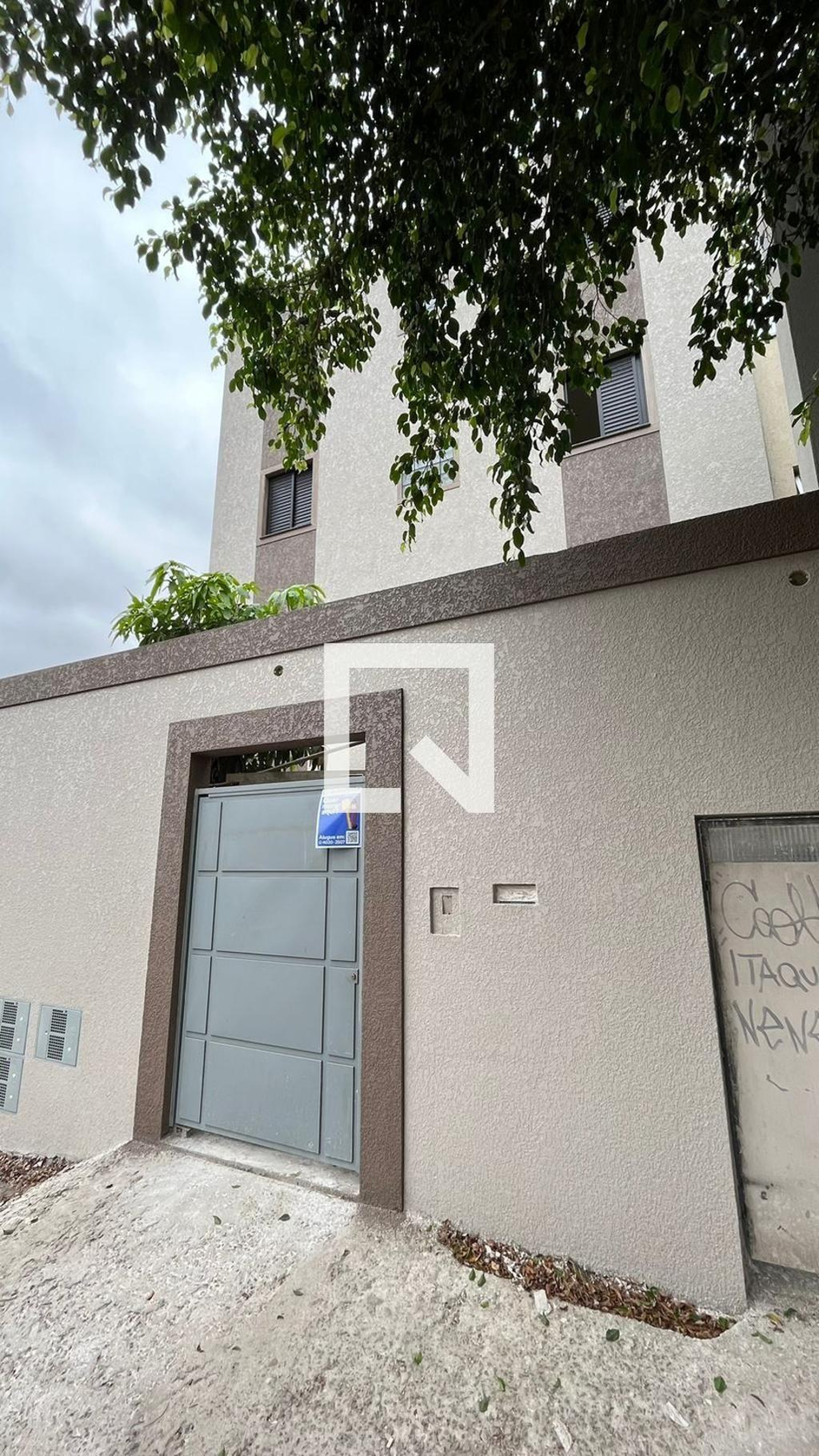 Fachada Condomínio em Rua Regino Aragão, 376