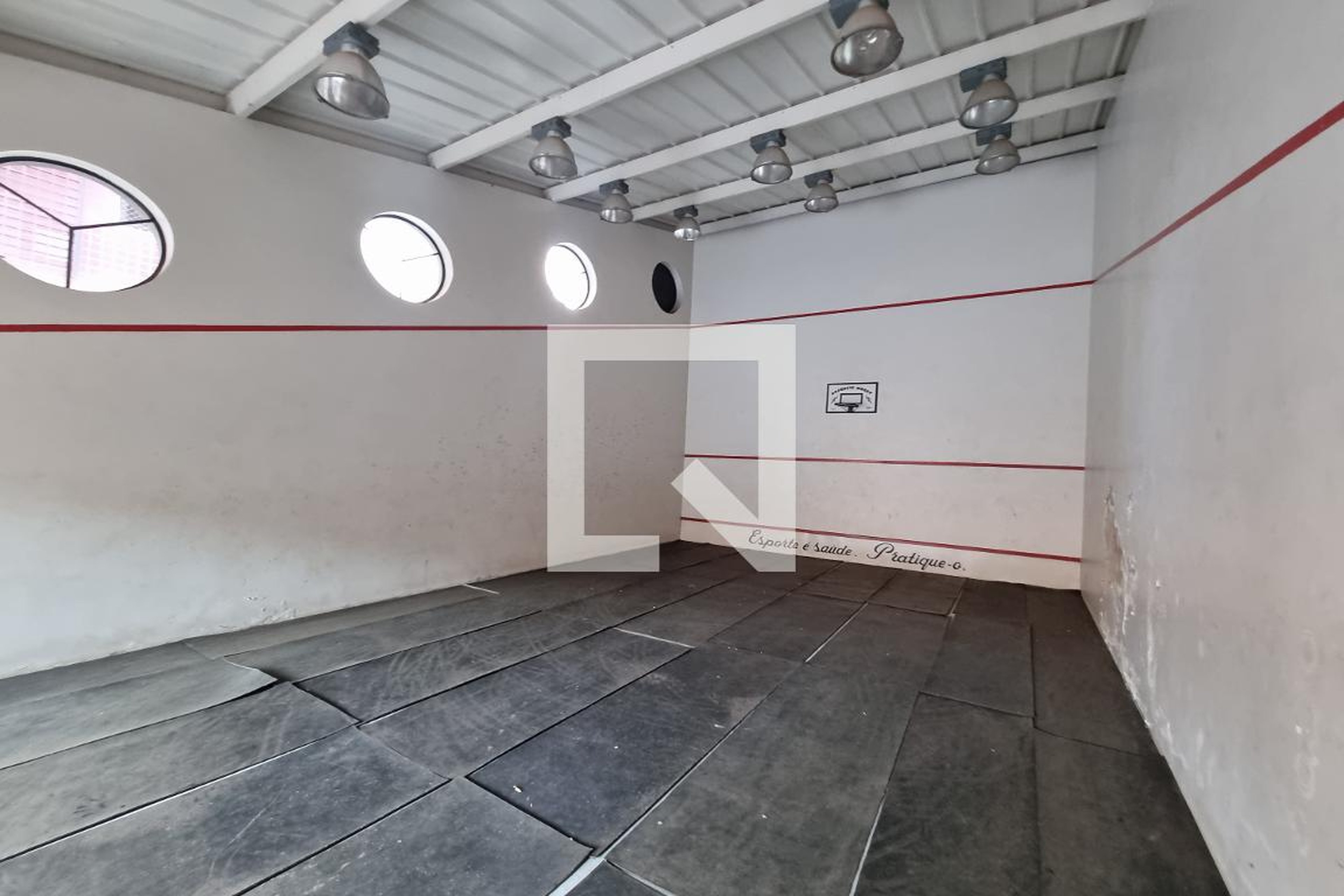 Quadra esportiva - Edifício Célia Meirelles