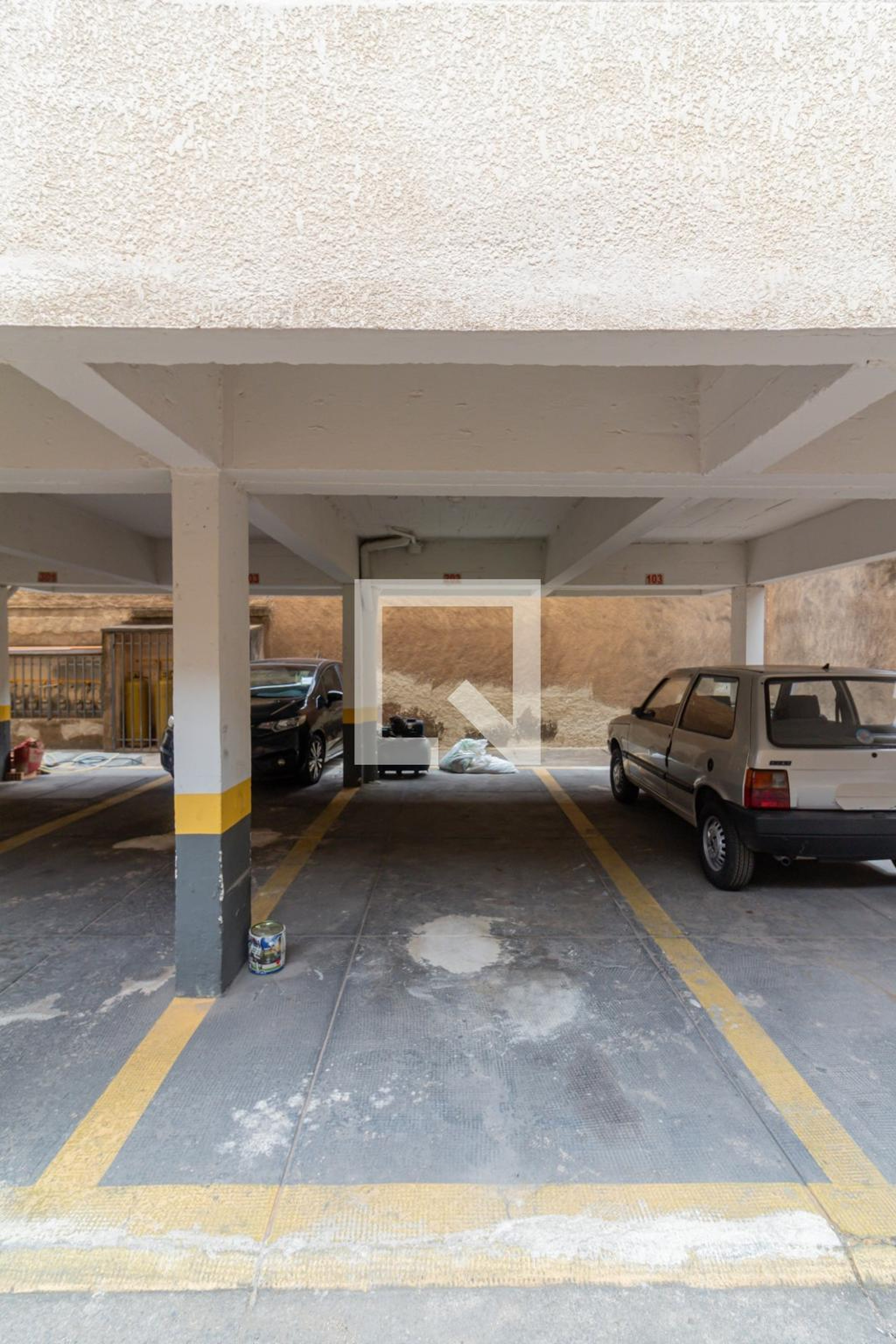 Área Comum Condomínio em Rua Contagem, 1682