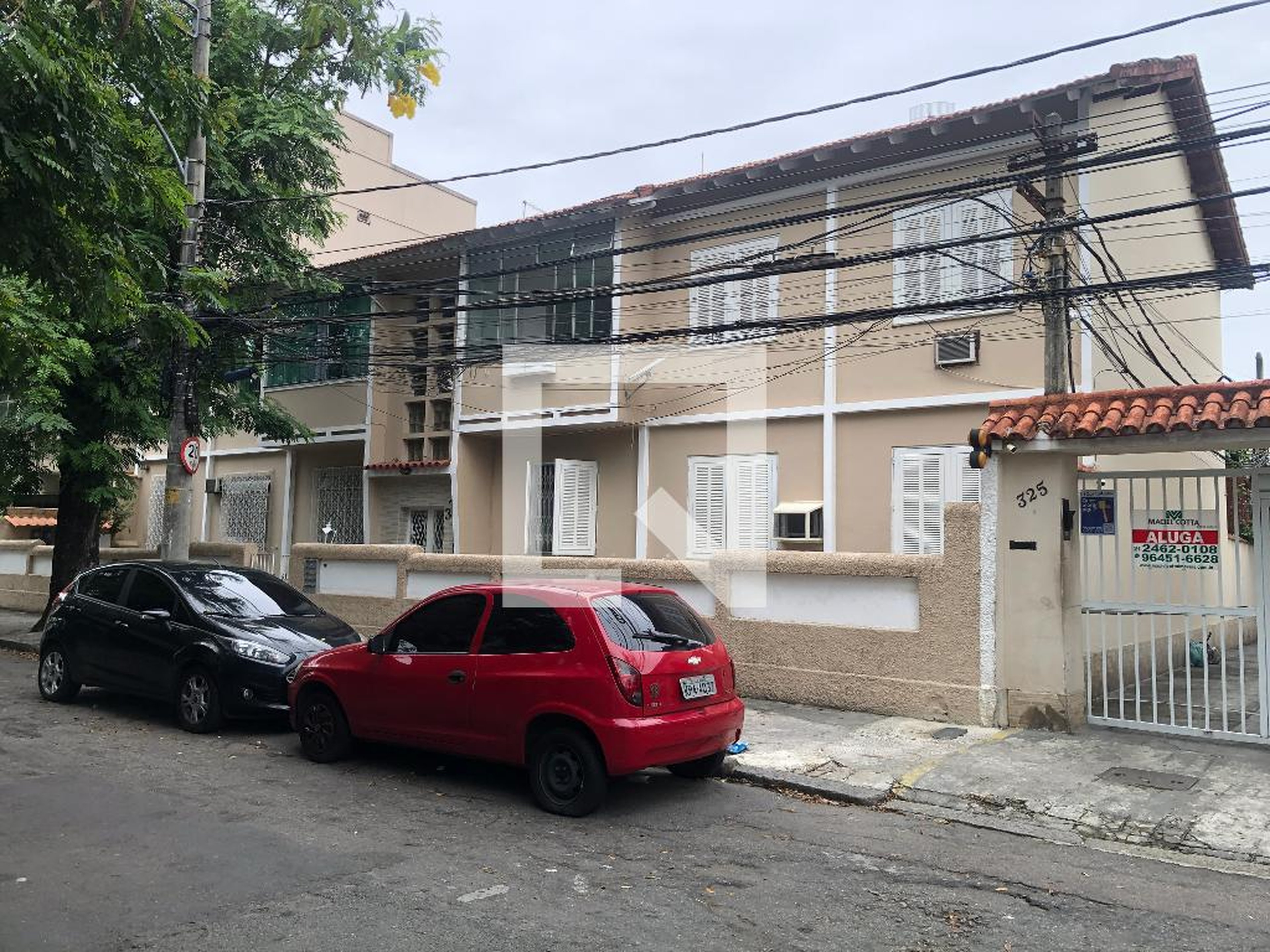 Fachada Condomínio em Rua Joel Serrão, 325