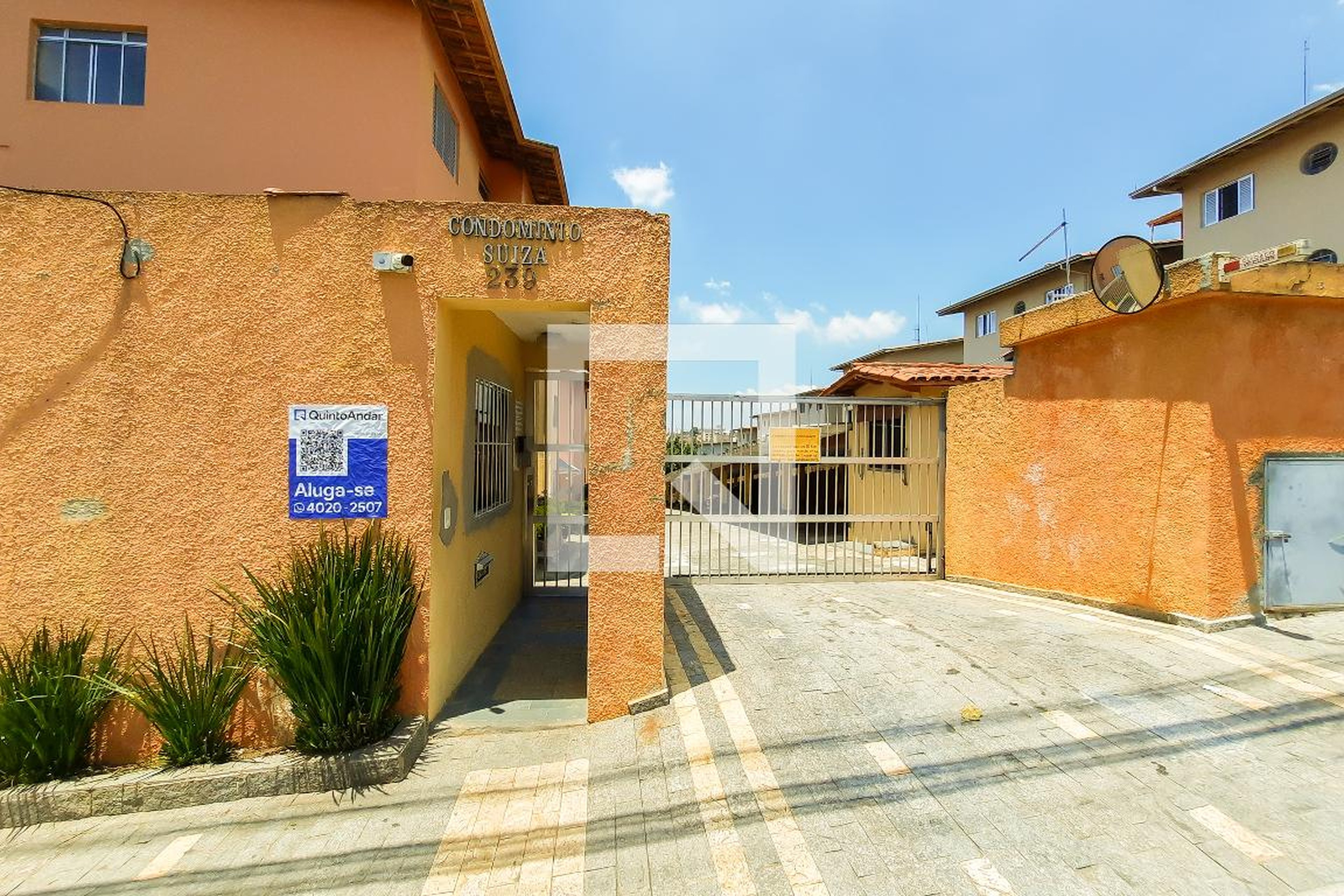 Fachada do Condomínio Condomínio em Rua Siqueira Campos, 239