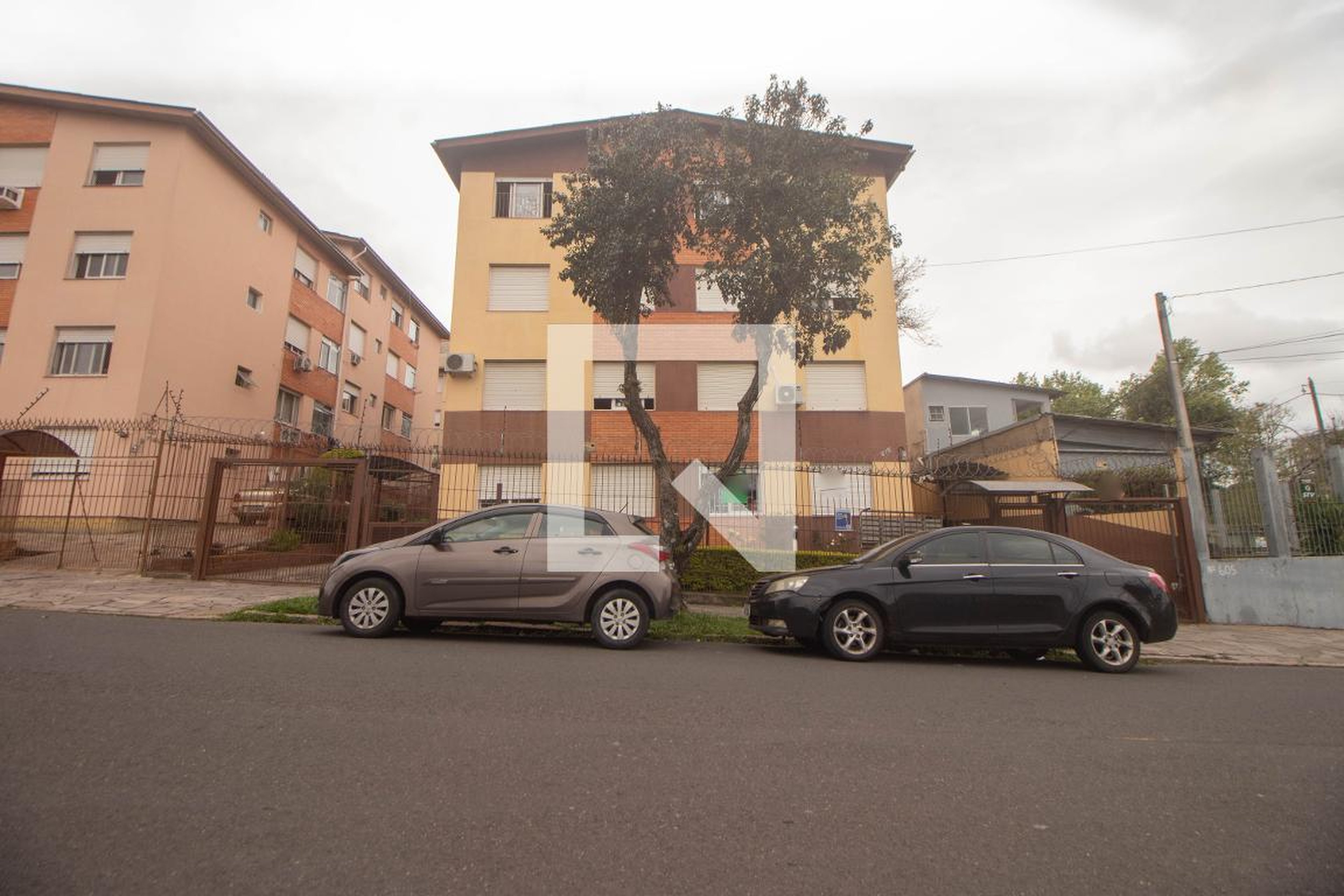 Fachada Condomínio em Rua Professor Pedro Santa Helena, 615
