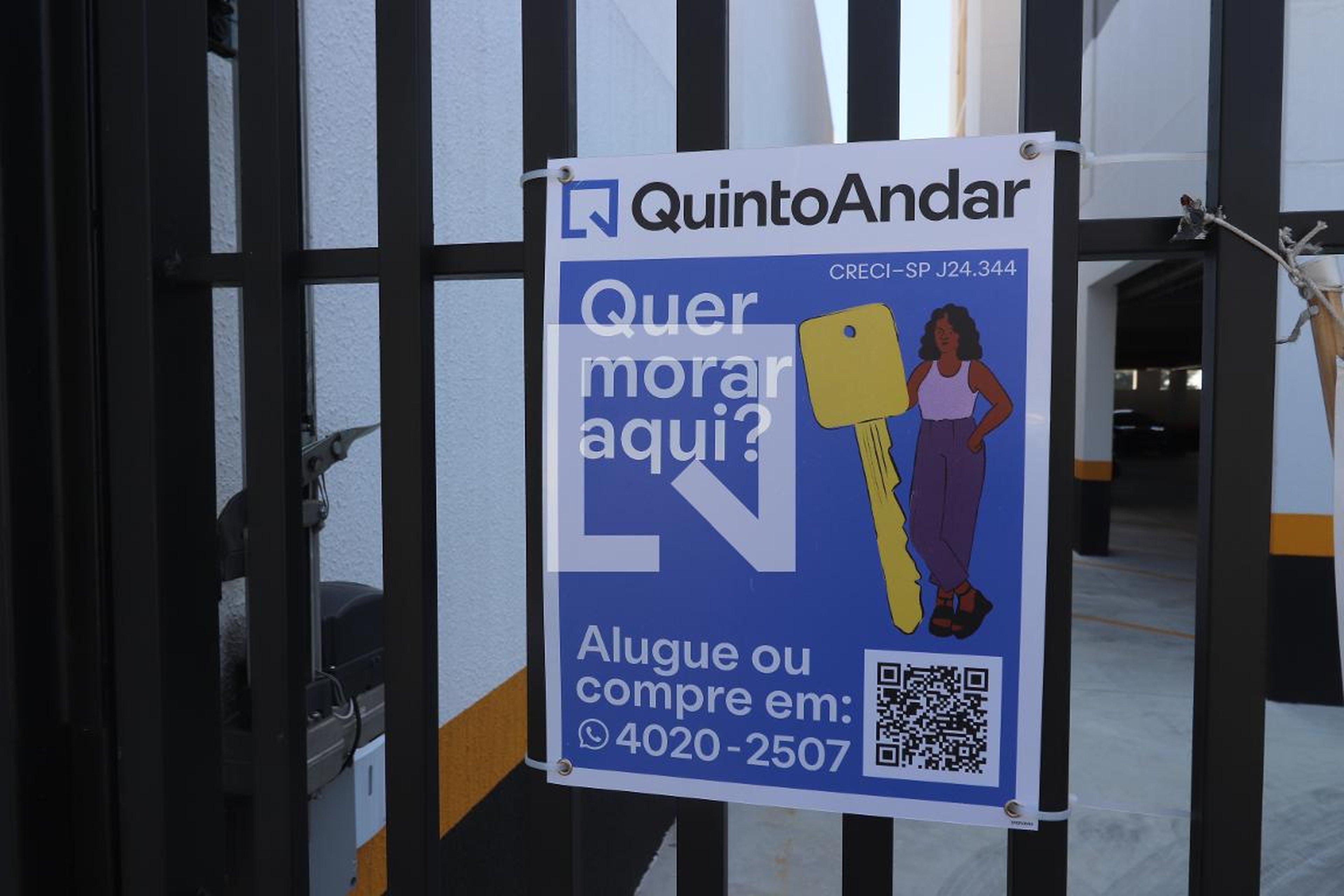 Fachada Condomínio em Rua Forquilha, 42