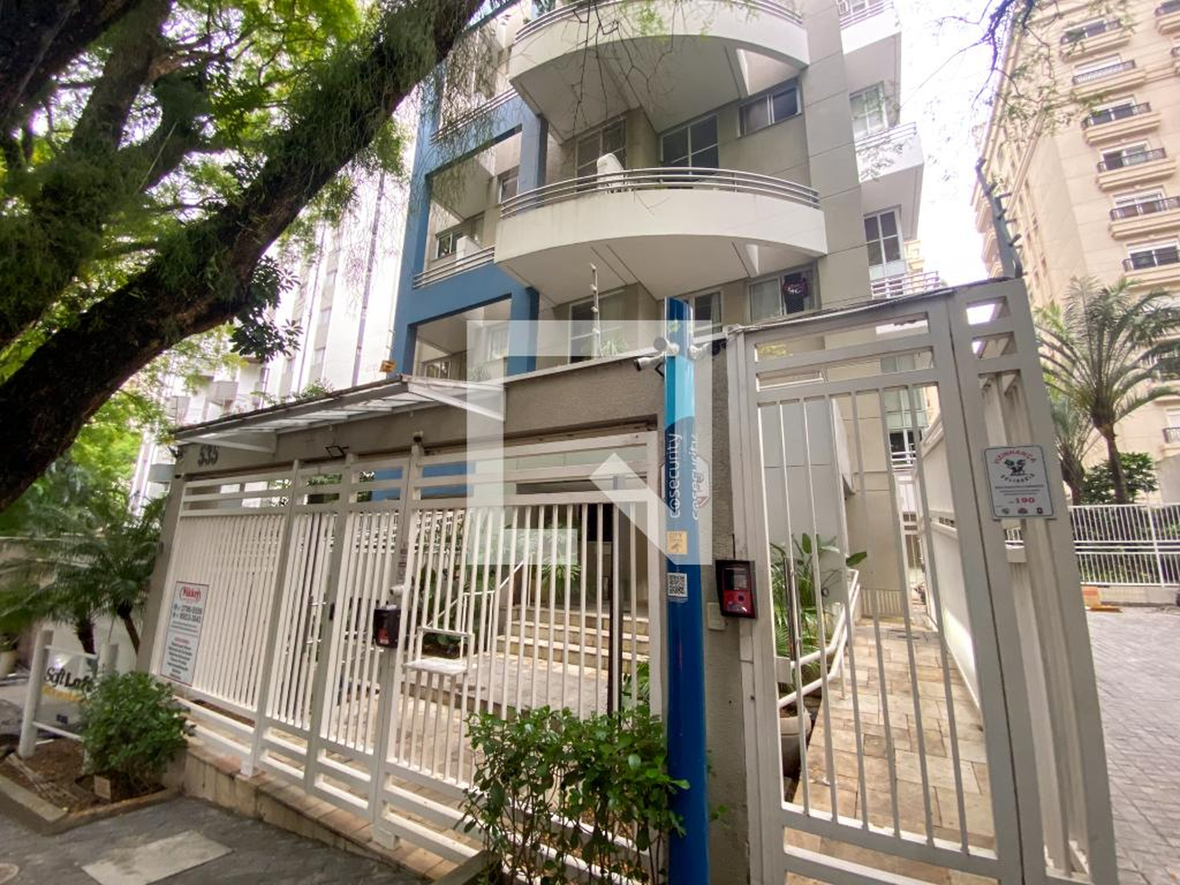 Fachada Condomínio em Rua Isabel de Castela, 535