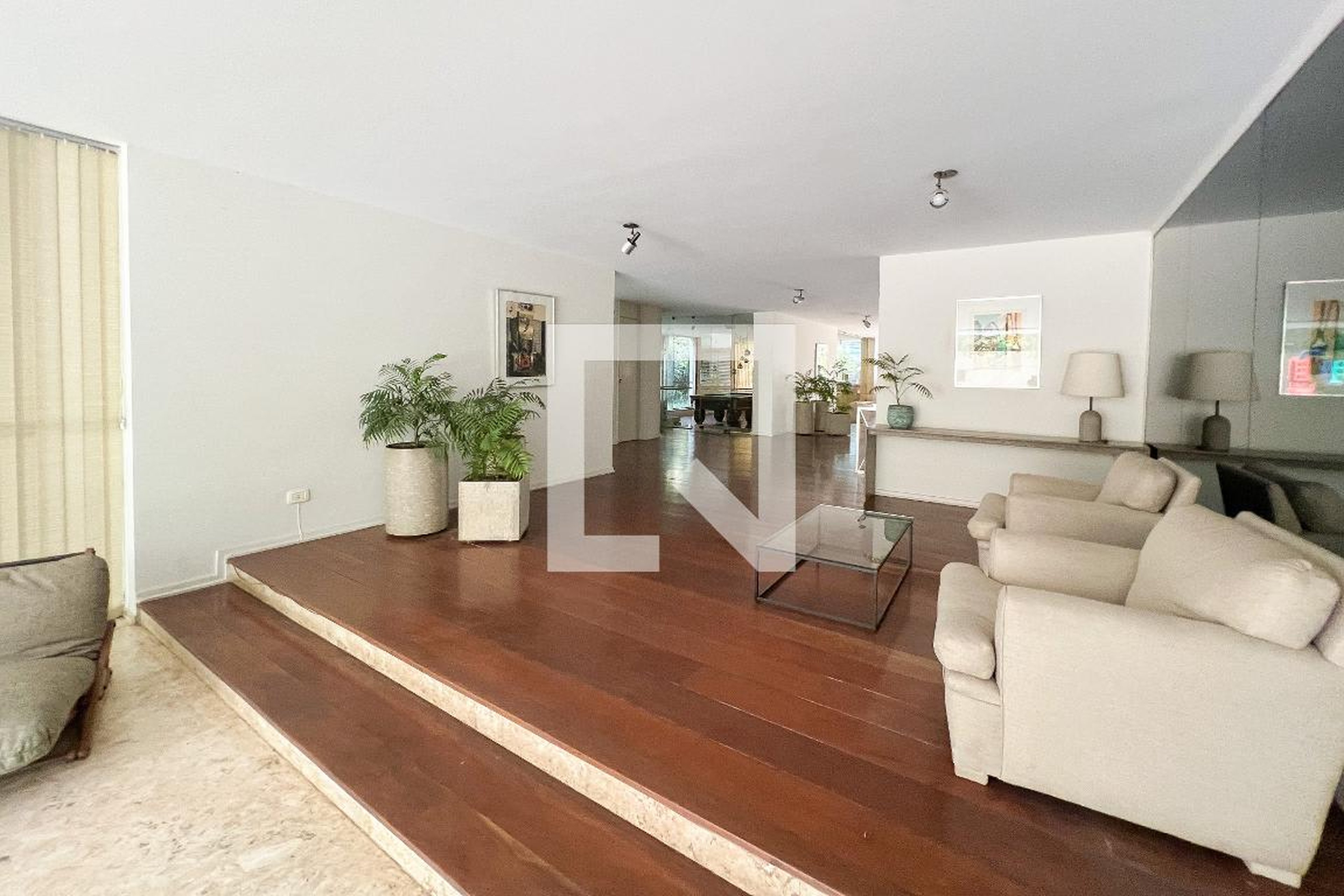 Hall - Forti Dei Marmi