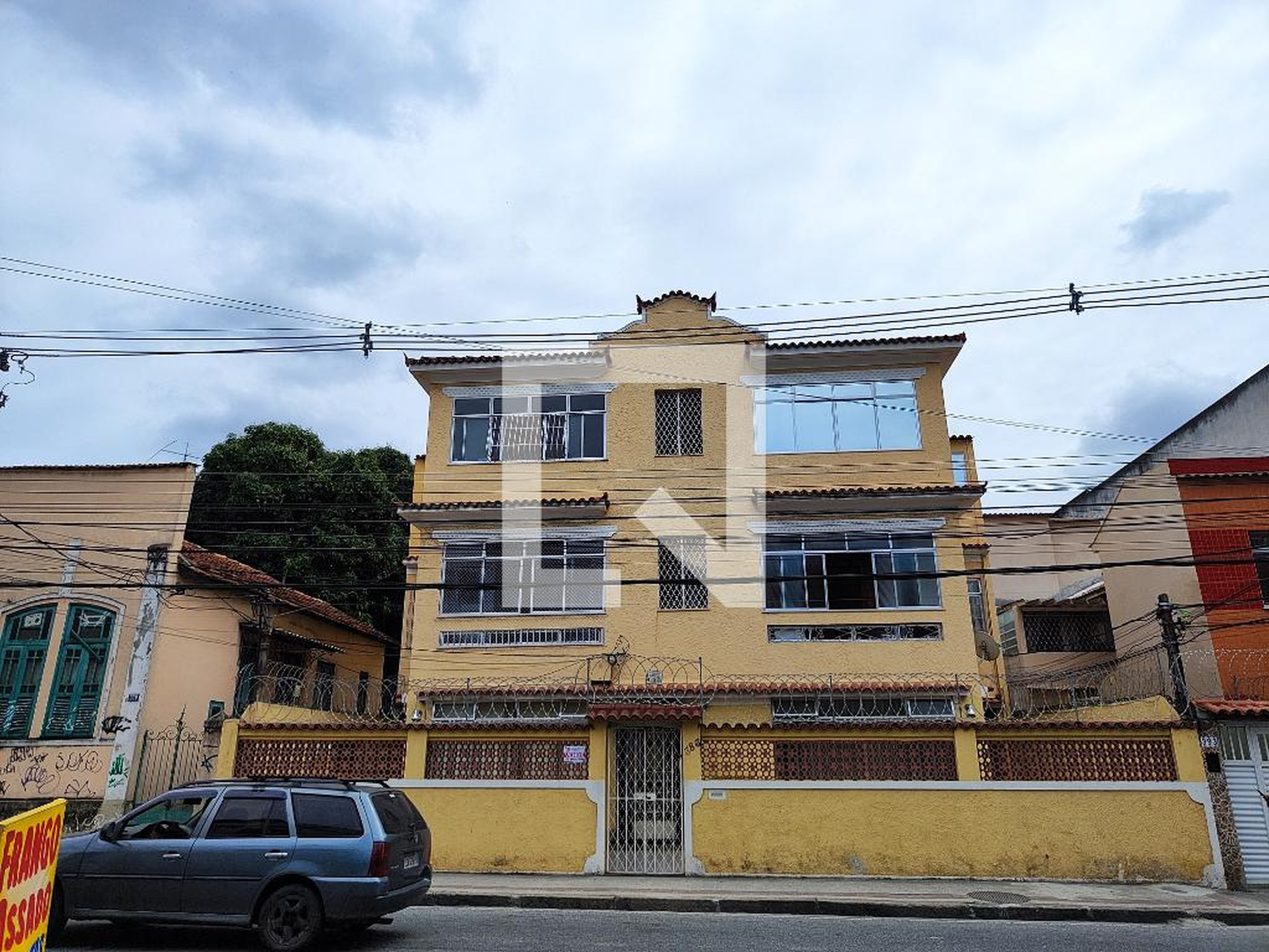 Fachada Condomínio em Rua José Bonifácio, 383