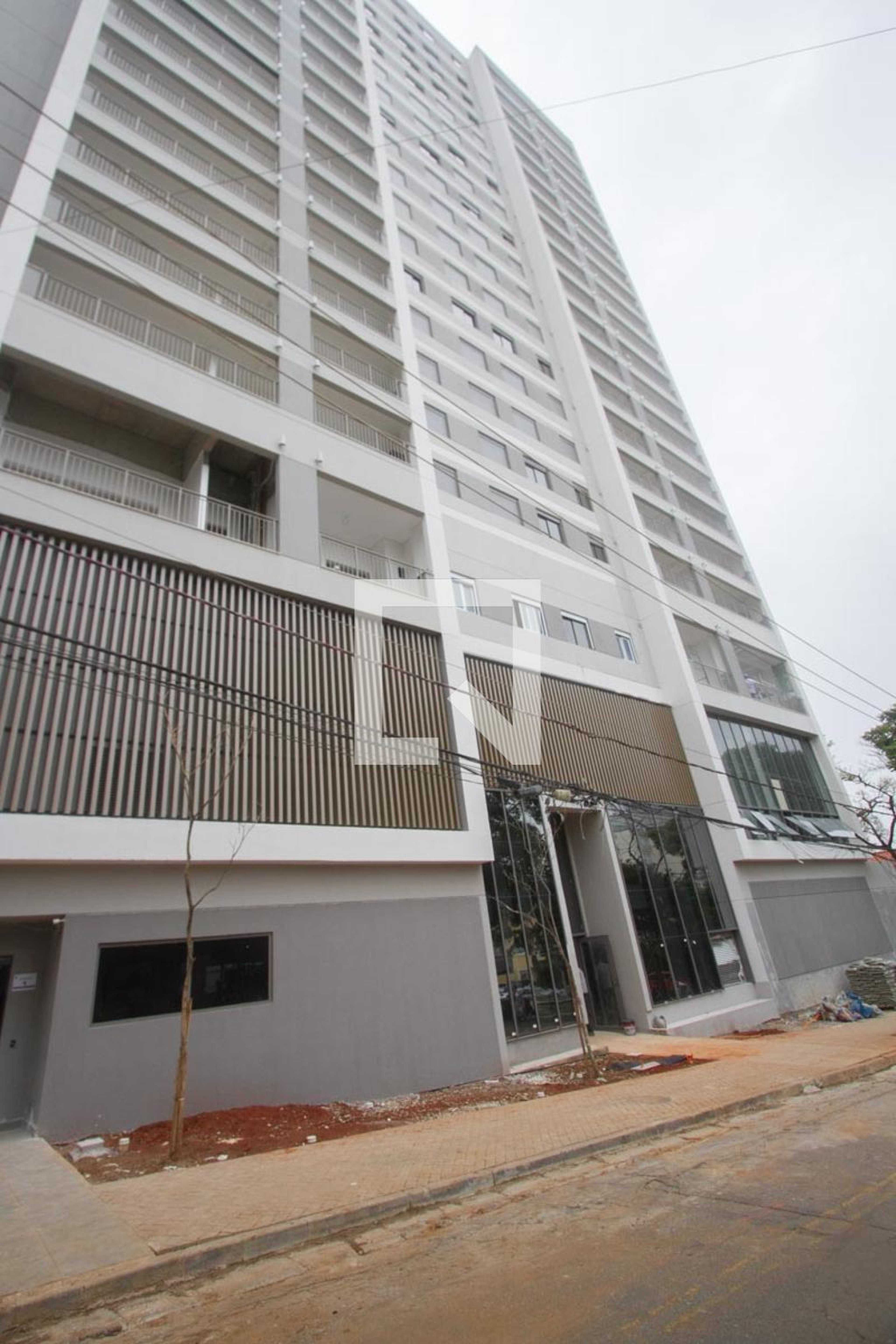 Fachada Condomínio em Rua Fernandes Moreira, 131