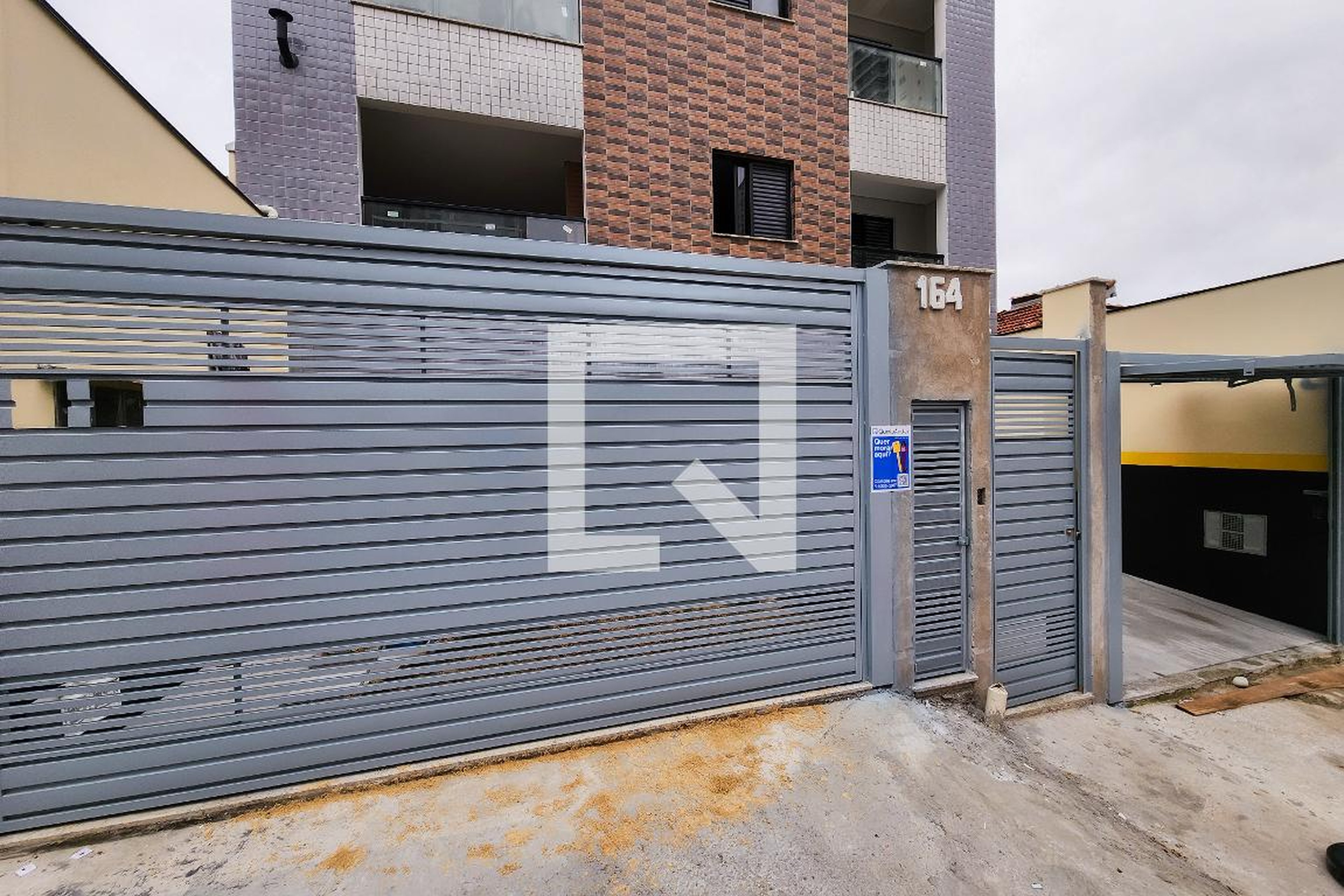 Fachada Condomínio em Rua Princesa Maria Amélia, 160