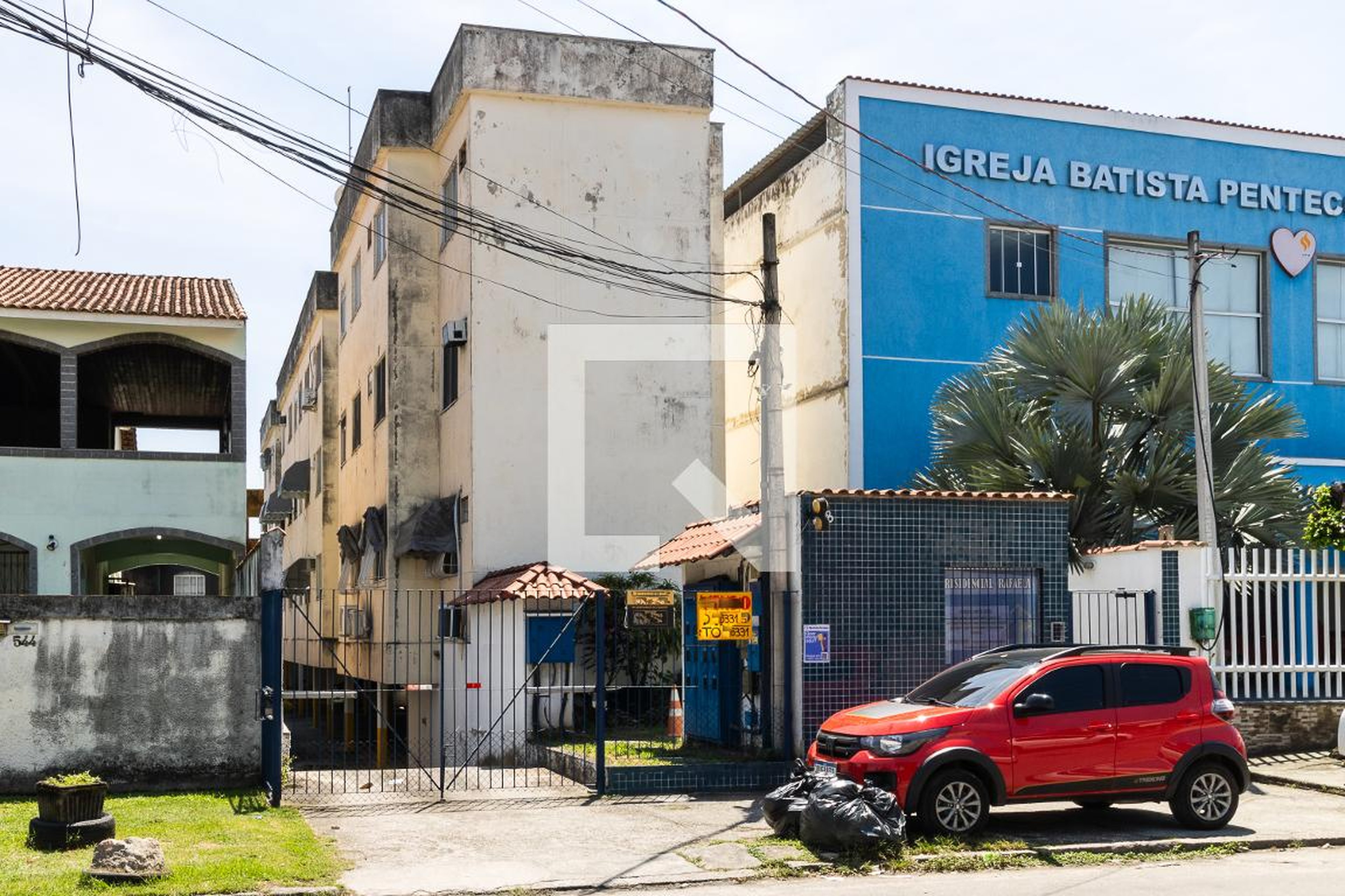 Fachada do Condomínio Condomínio em Rua Ajurana, 528