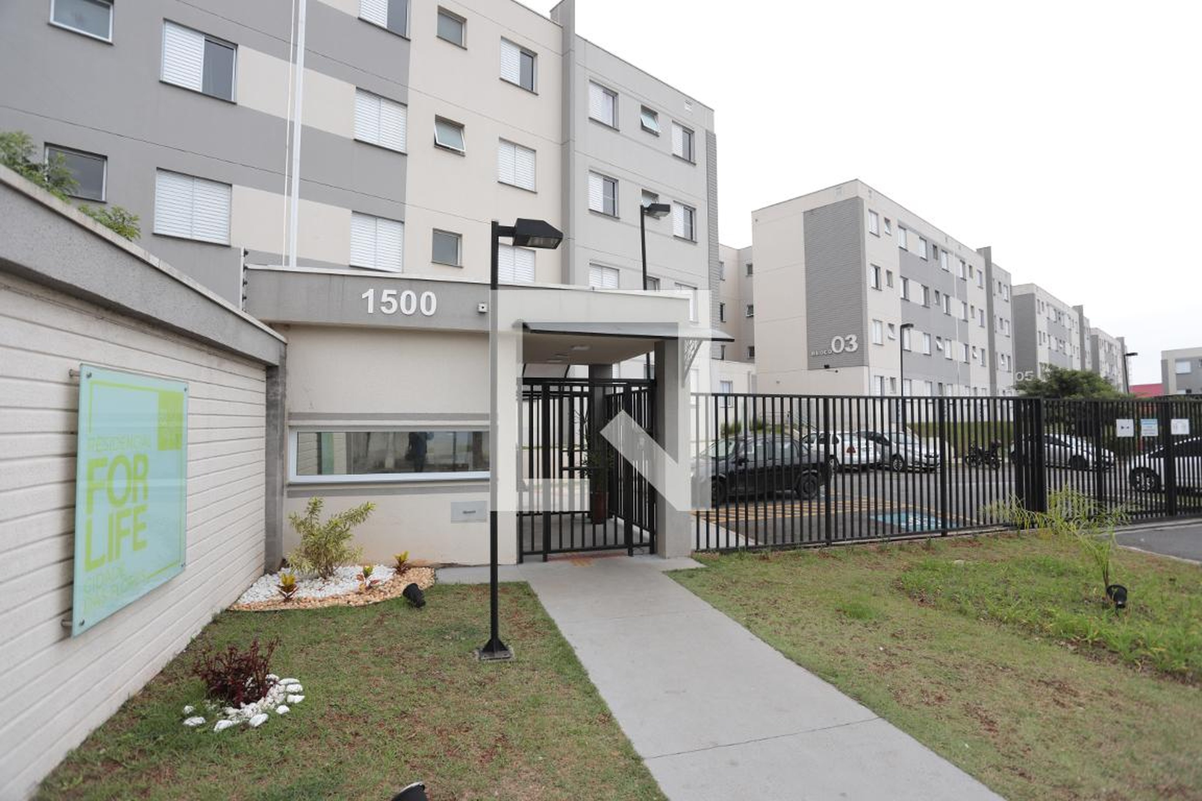 Fachada Condomínio em Rua José Sanches Marin, 661