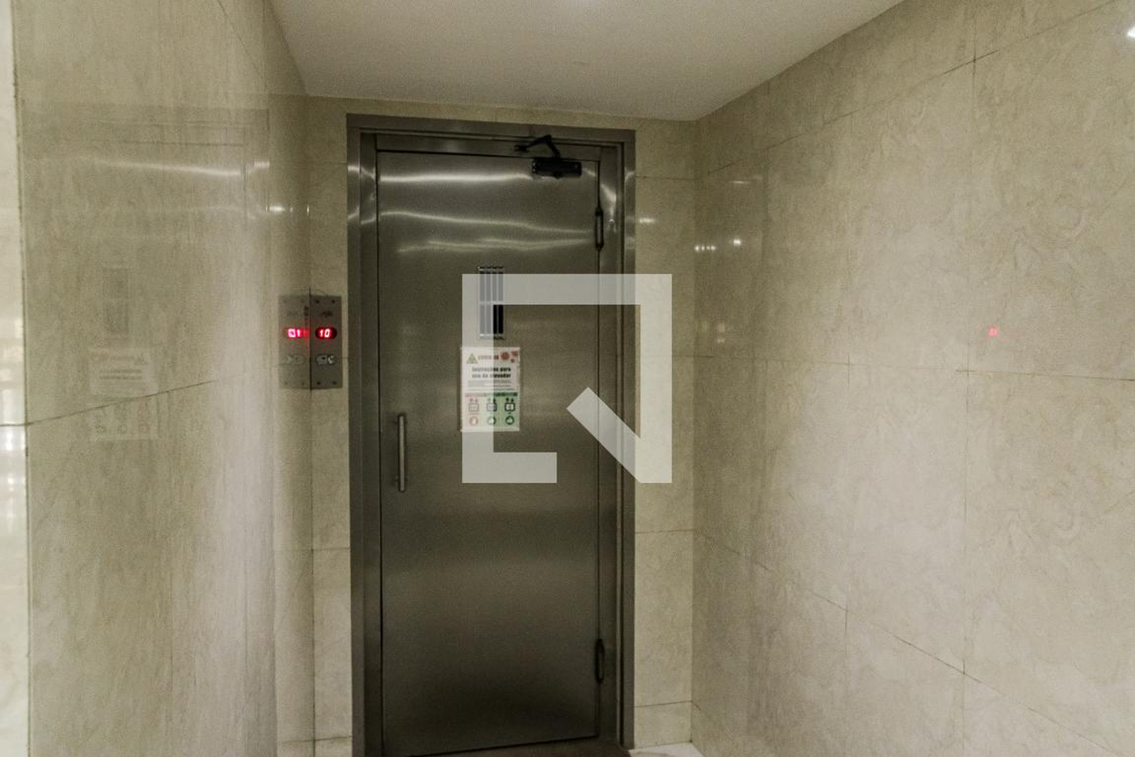 Elevador - Edifício Dom Antônio