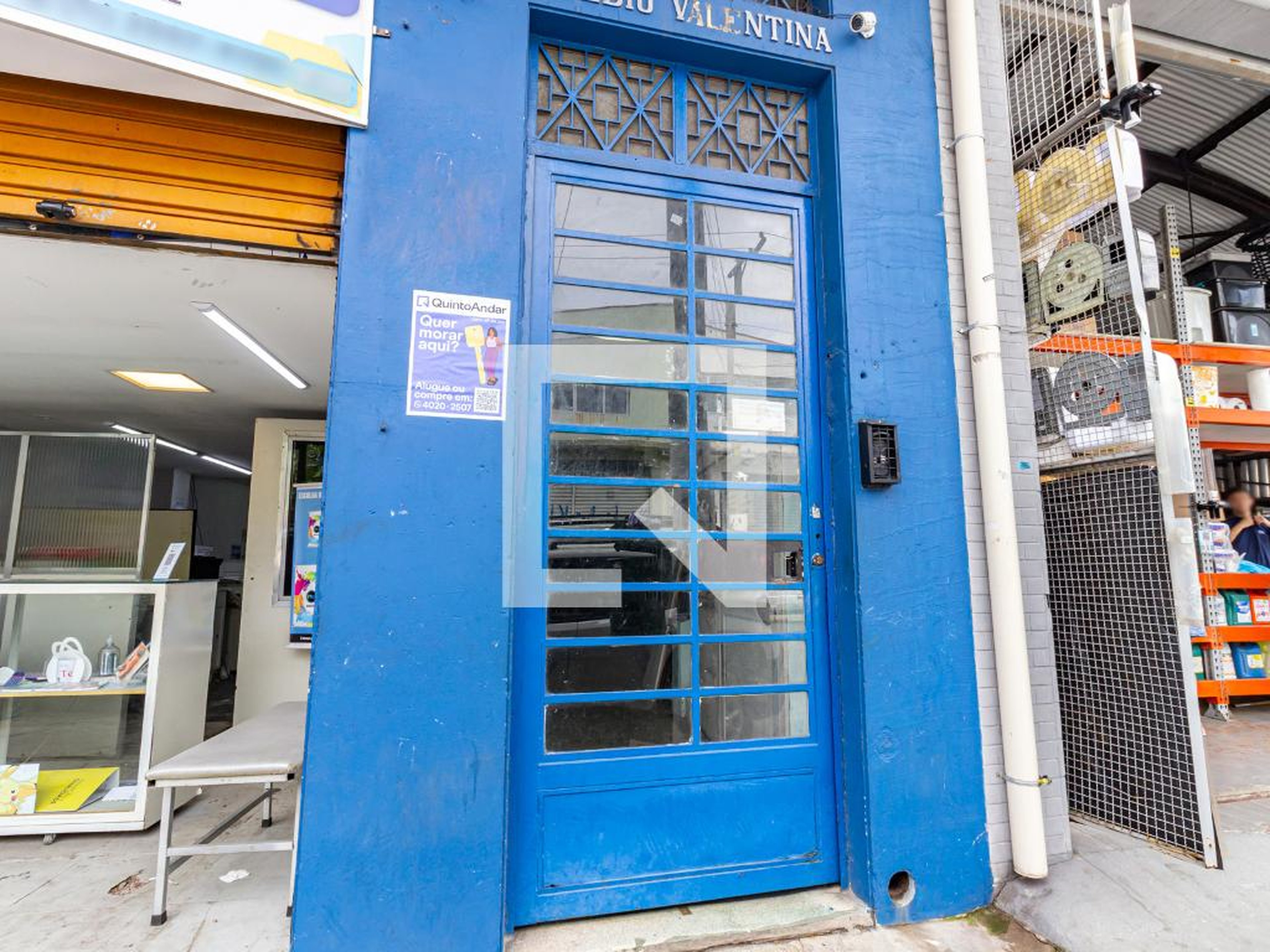 Fachada Condomínio em Rua Cesário Alvim, 251