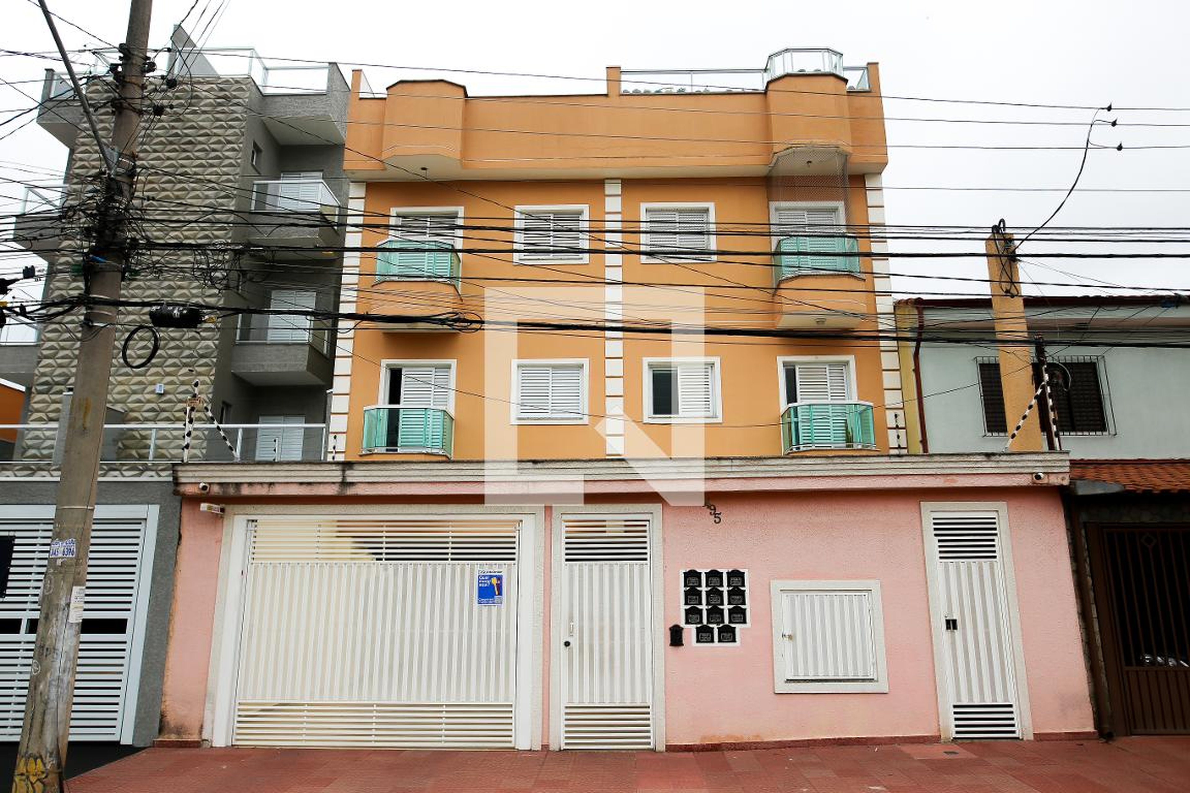 Fachada Condomínio em Rua Santa Adélia, 495