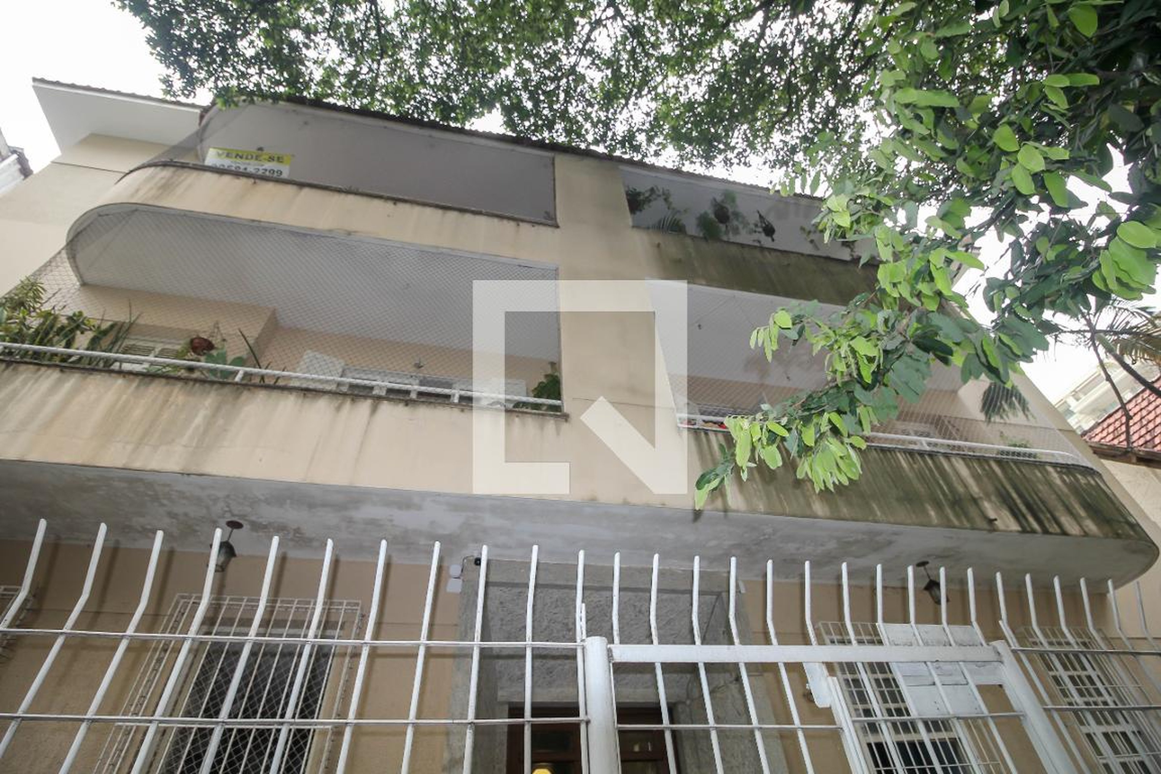 Fachada do Prédio Condomínio em Rua Dezenove de Fevereiro, 101