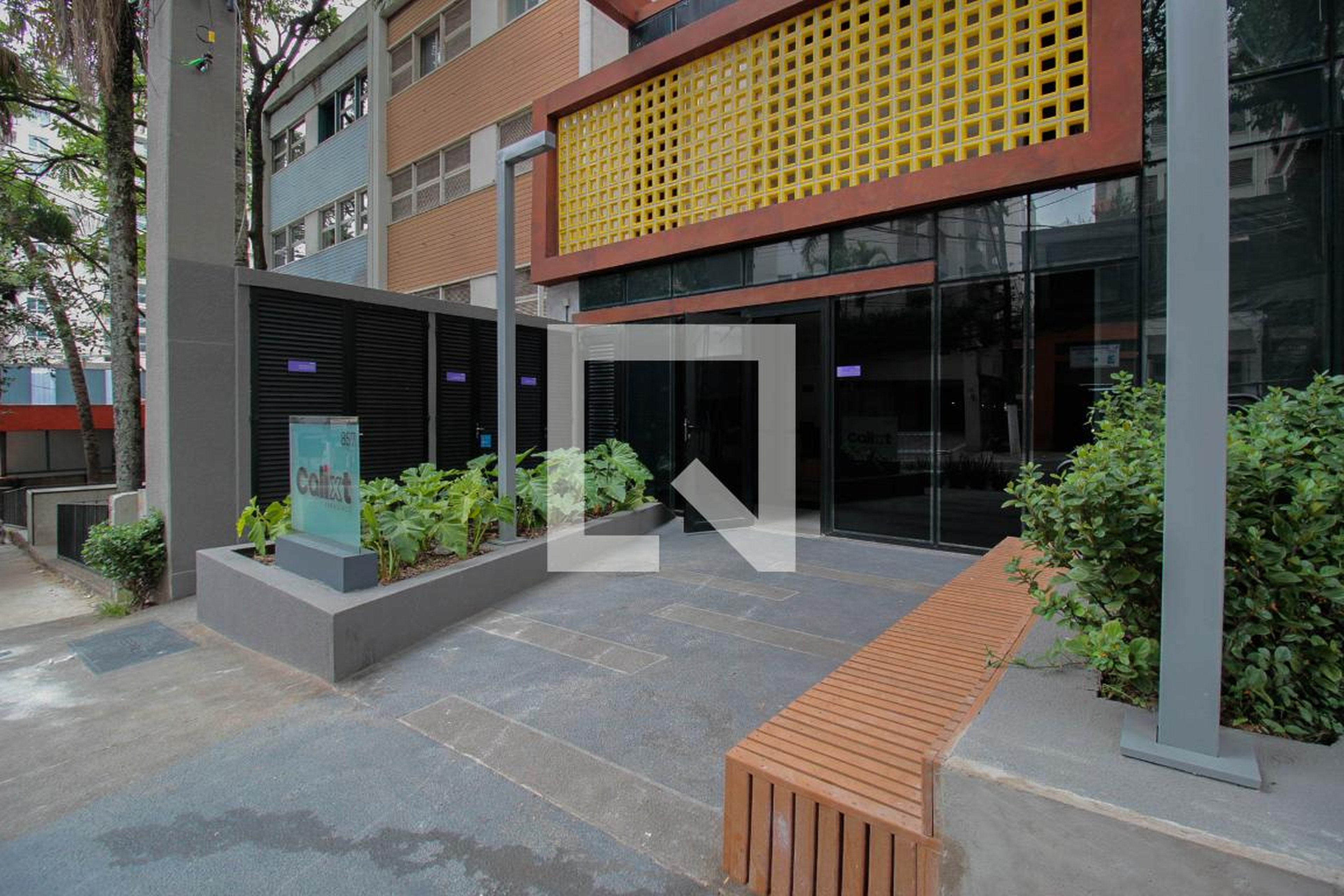 Fachada Condomínio em Rua Cardeal Arcoverde, 830