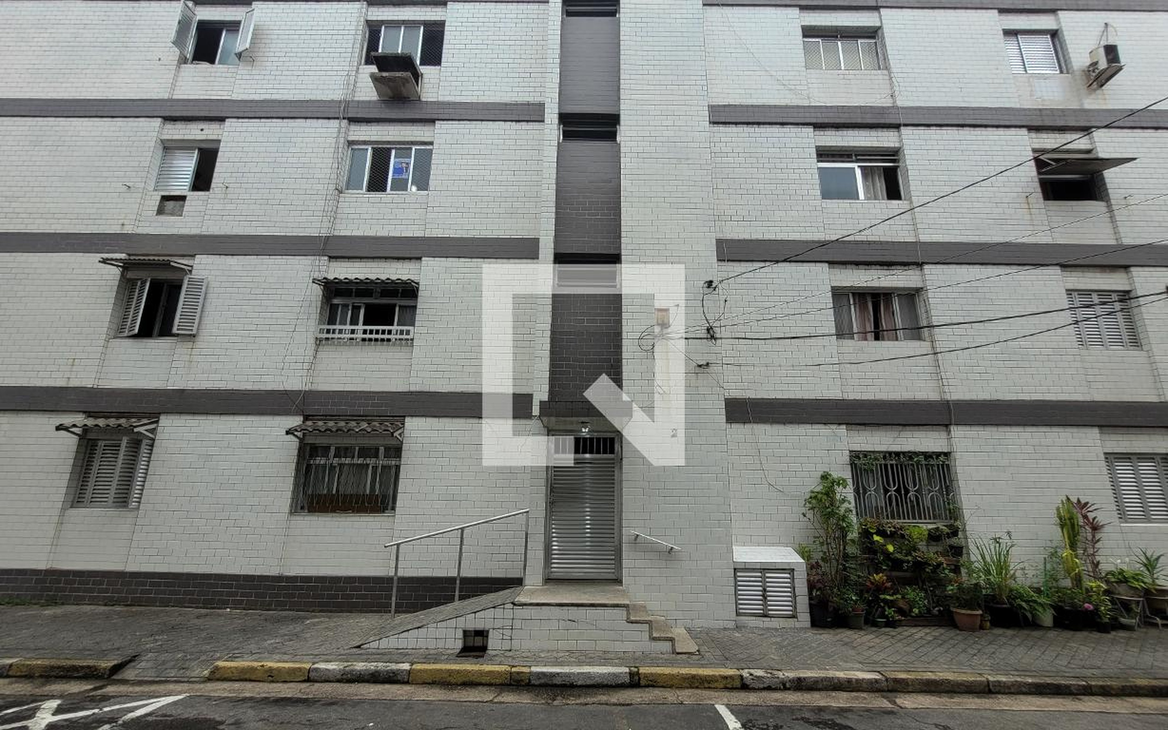 Fachada Condomínio em Rua Almirante Ernesto de Mello Júnior, 75