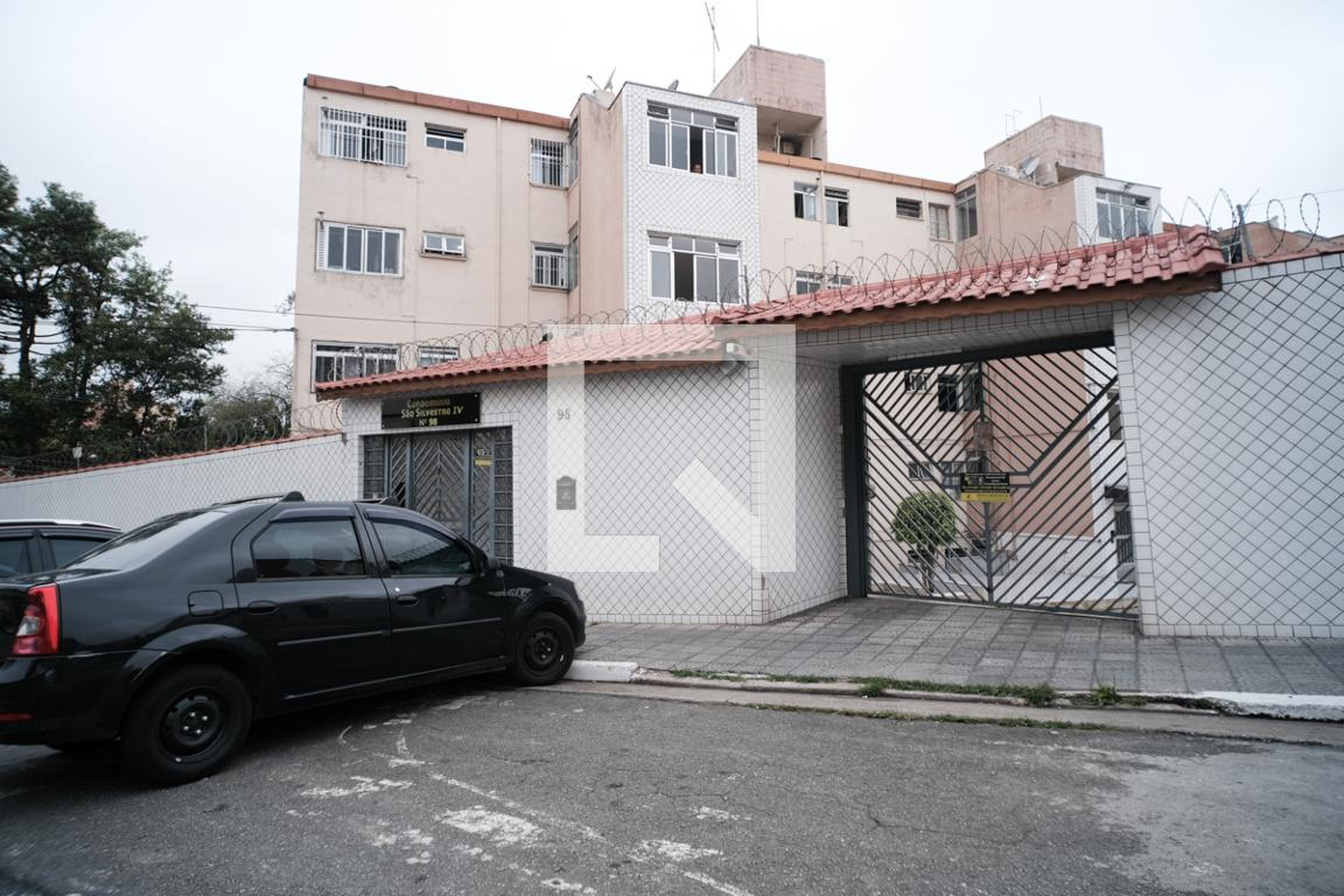 Fachada Condomínio em Rua Padre Manuel Pedroso, 98