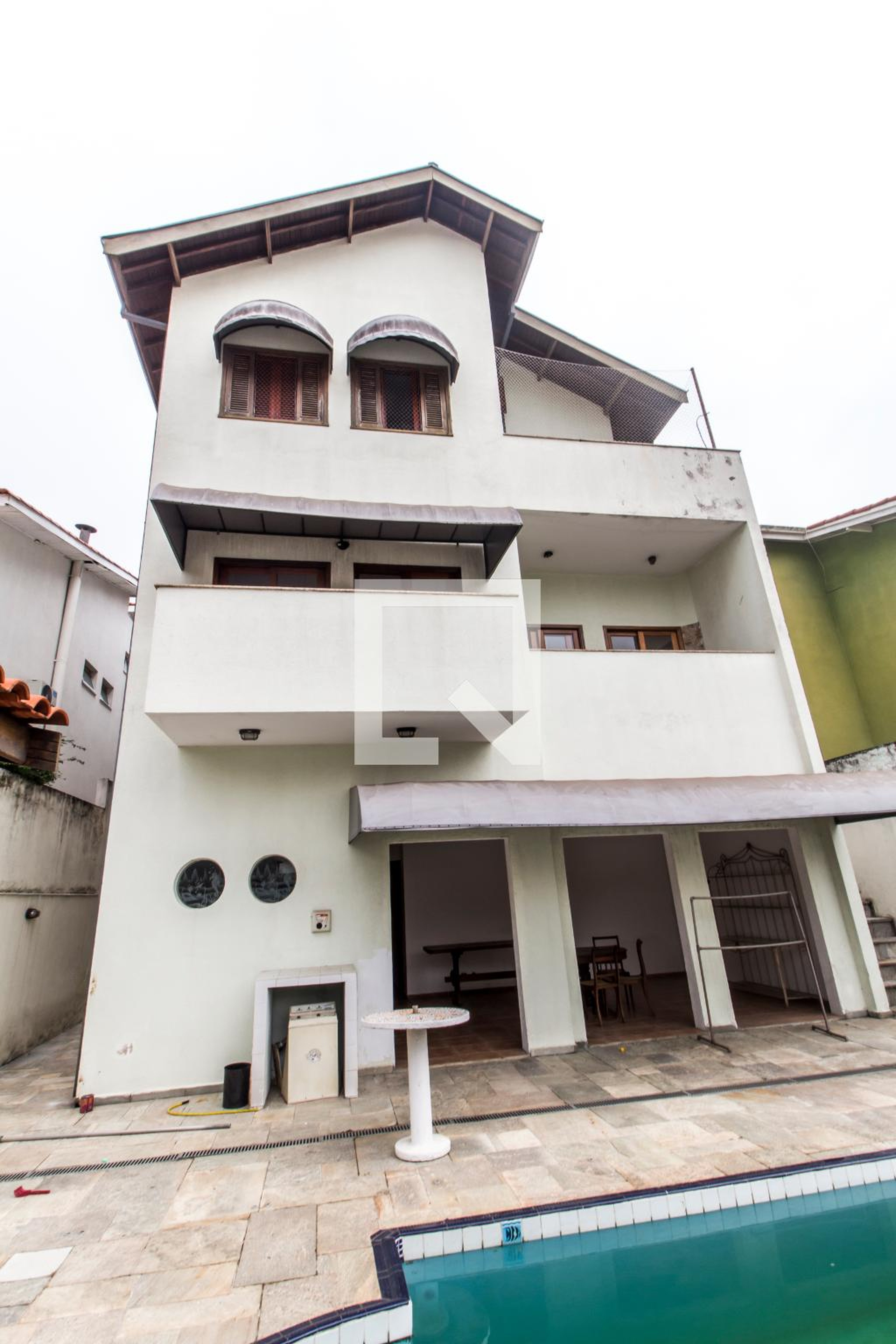 Fachada Condomínio em Alameda Garoupa, 242