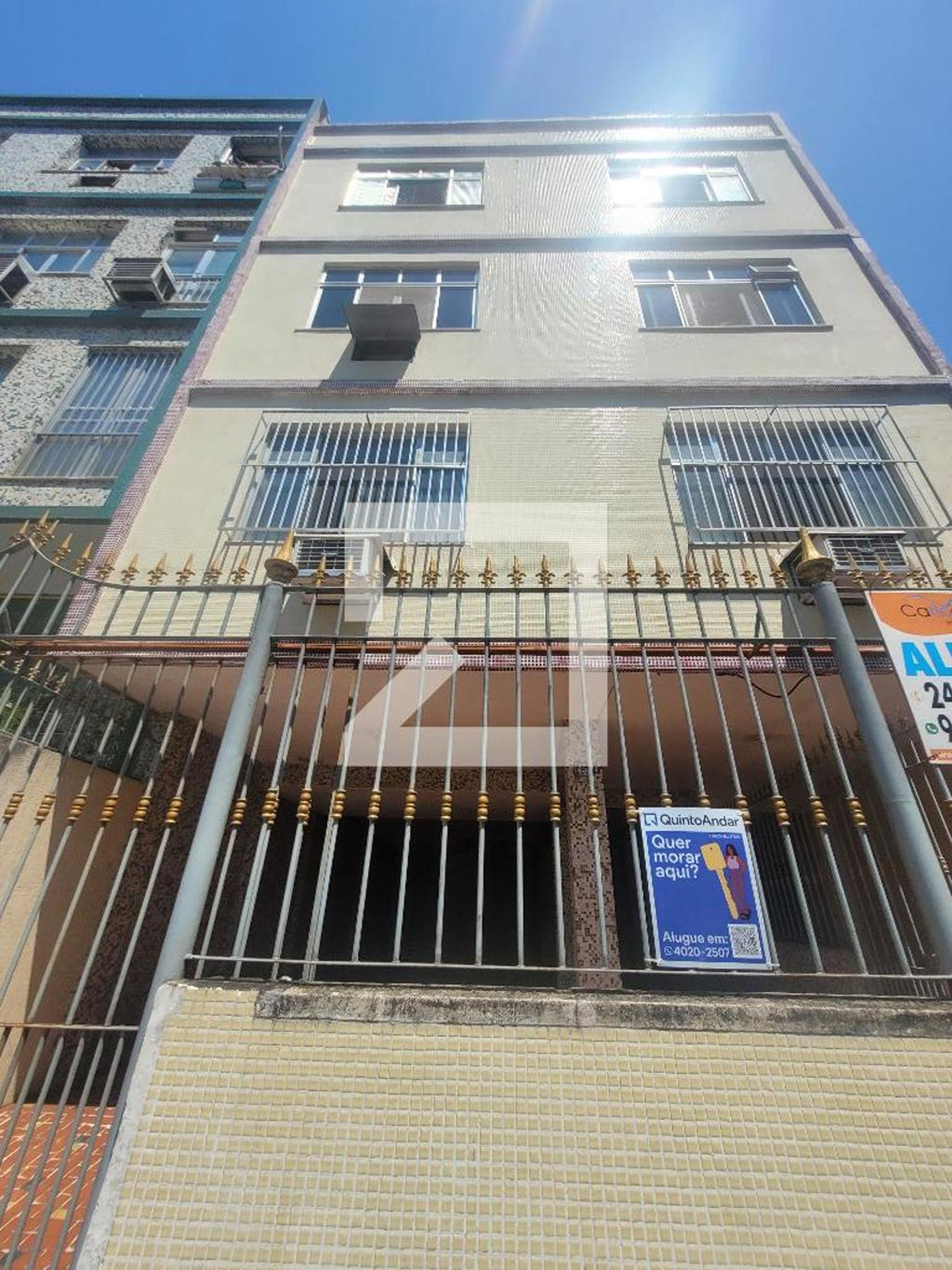 Fachada Condomínio em Avenida Meriti, 457