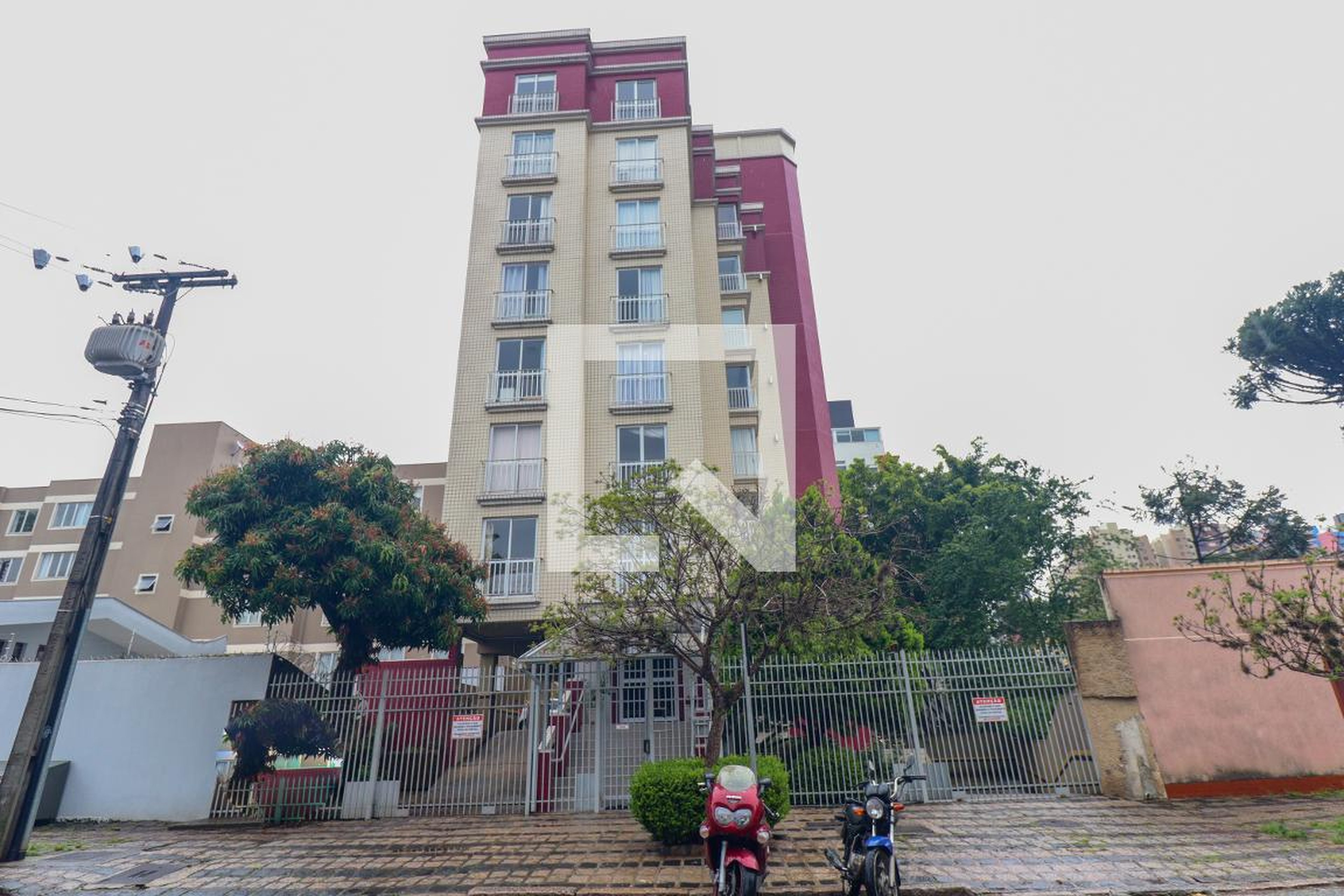 Fachada do Prédio Condomínio em Rua Silveira Peixoto, 497