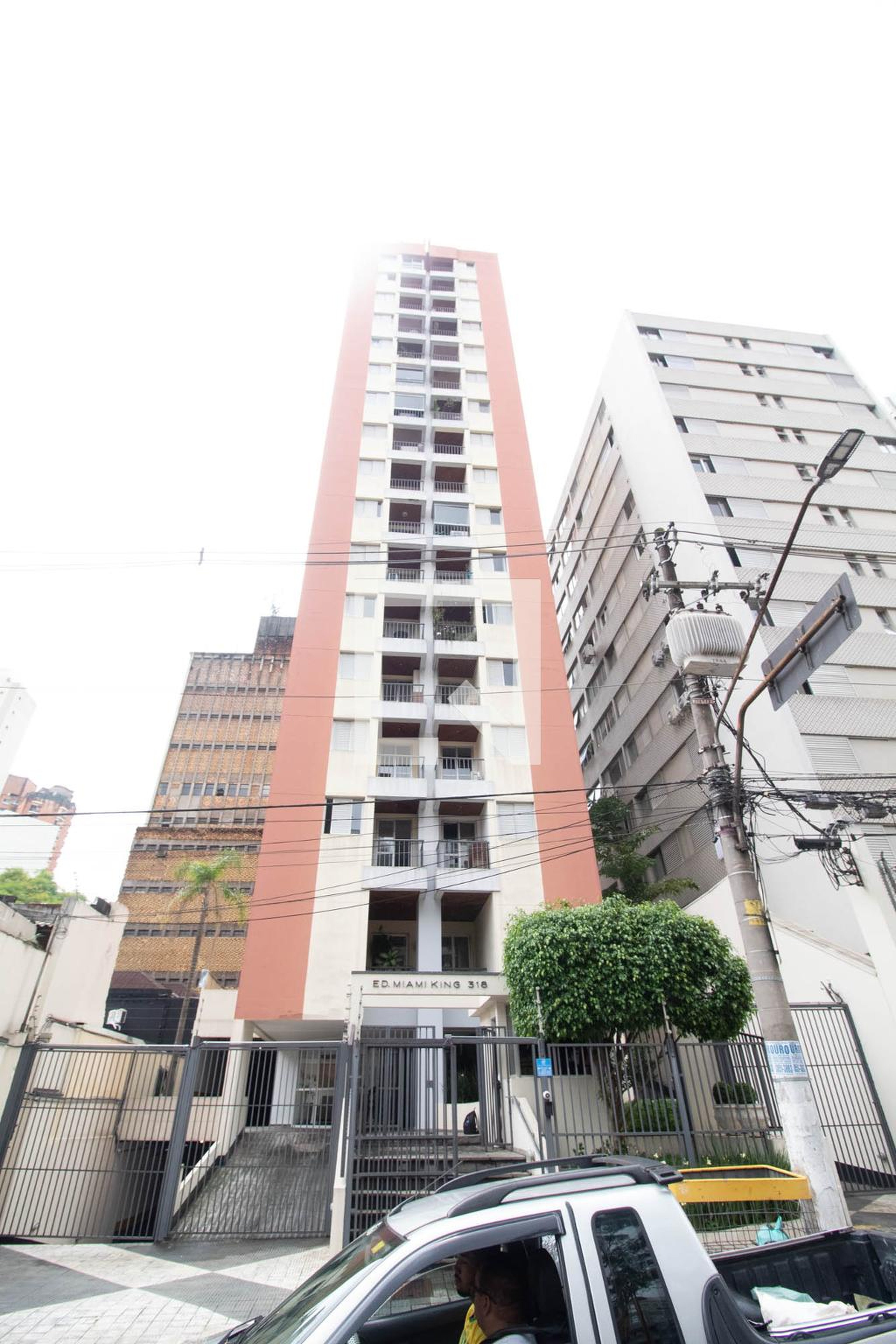 Fachada Condomínio em Alameda Franca, 300