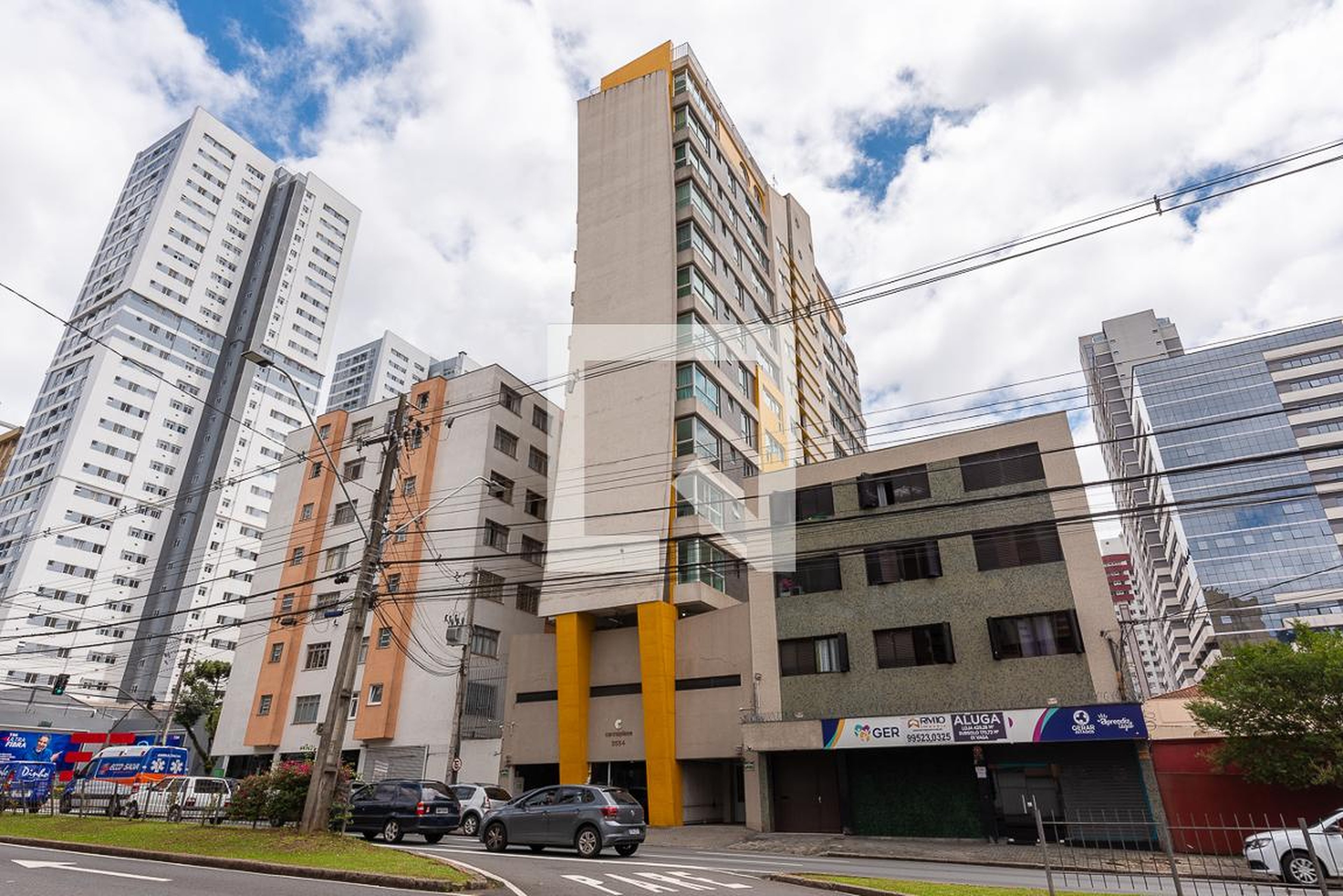Fachada Condomínio em Avenida Visconde de Guarapuava, 3554