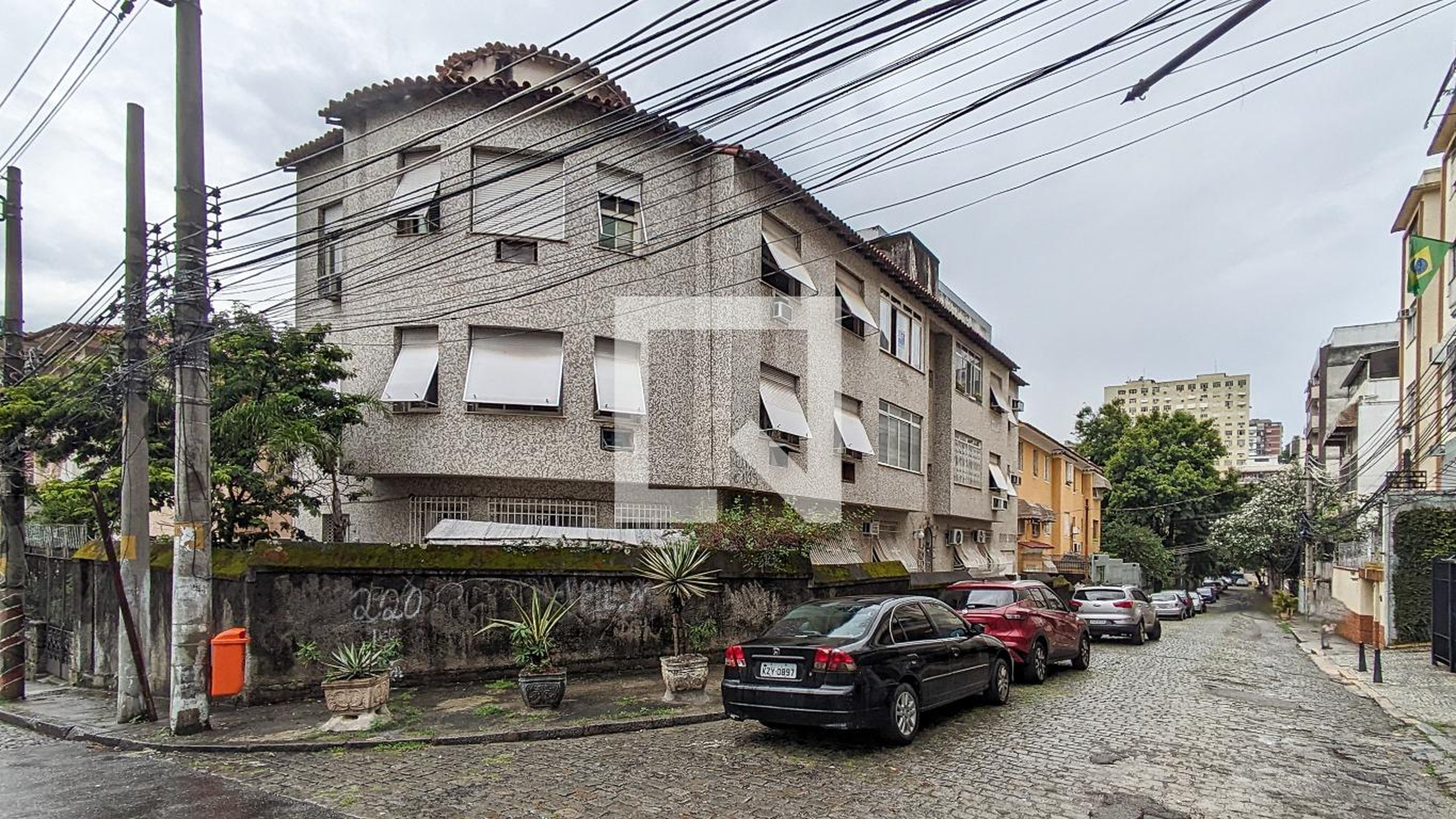 Fachada do Prédio Condomínio em Rua Doutor Oscar Pímentel, 74