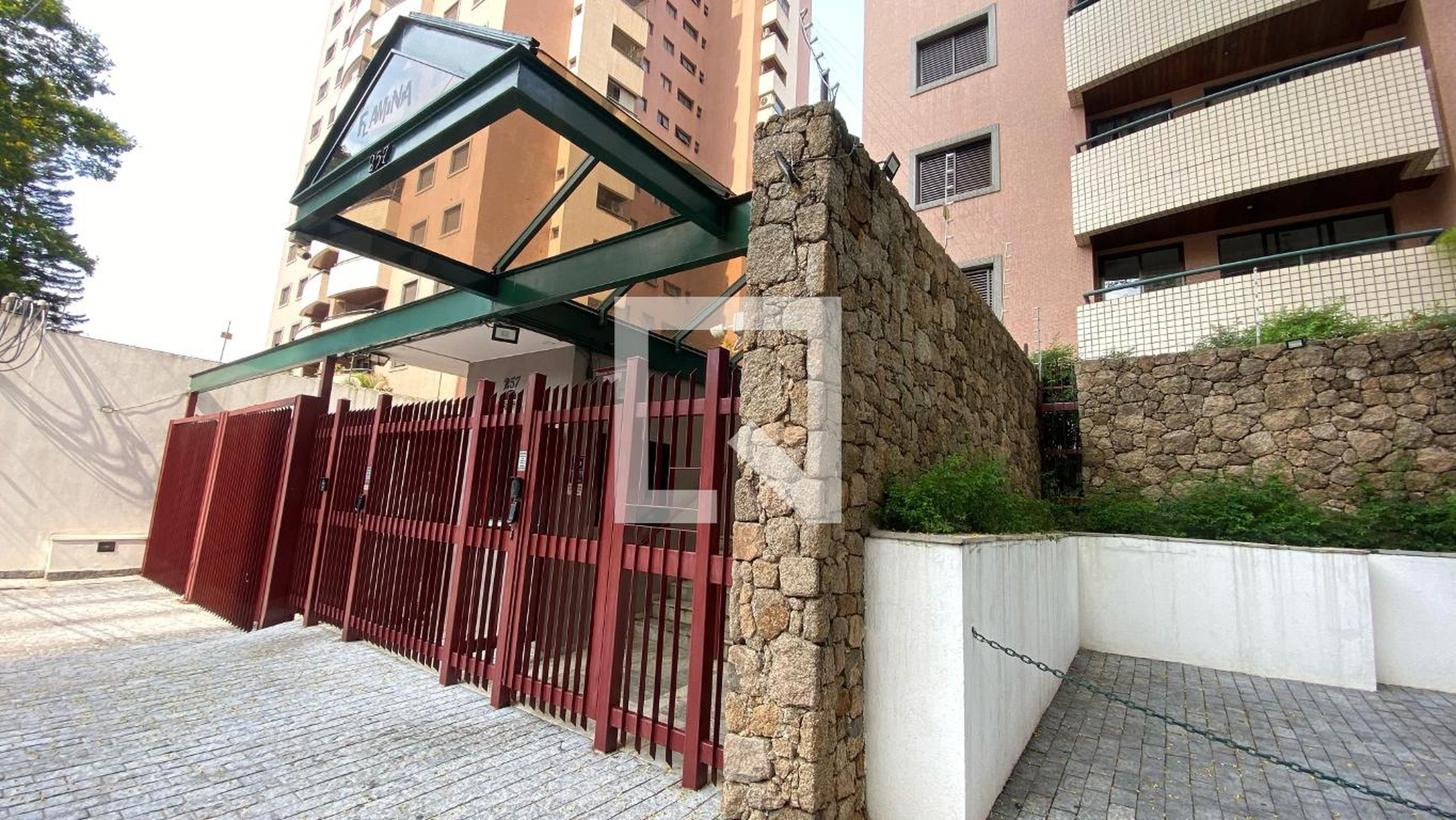 Fachada do Prédio Condomínio Via Flamínia