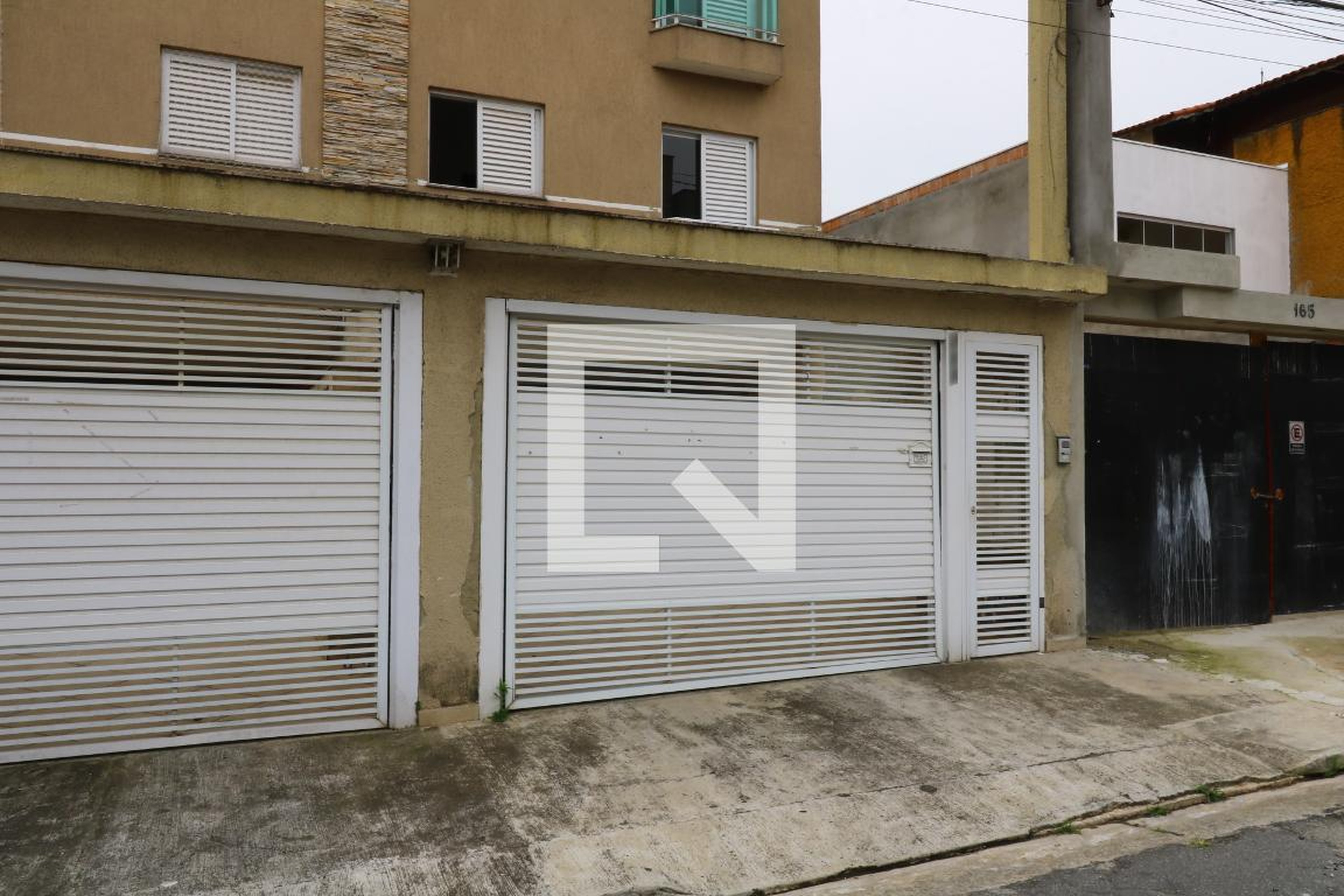 Fachada Condomínio em Rua Corcovado, 159