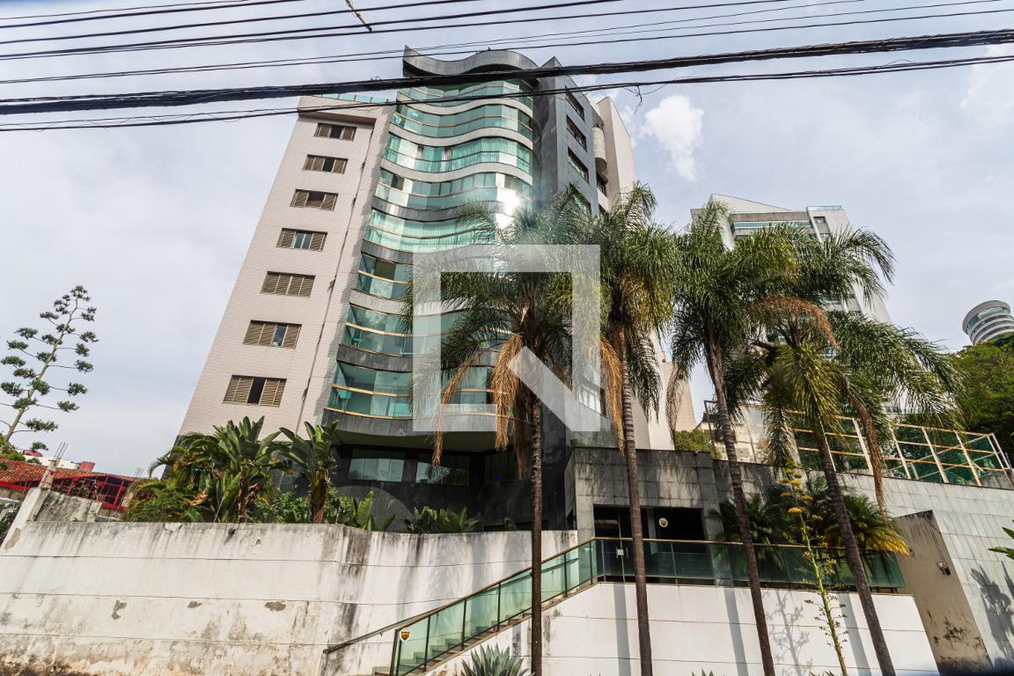Fachada Condomínio em Rua Laplace, 250