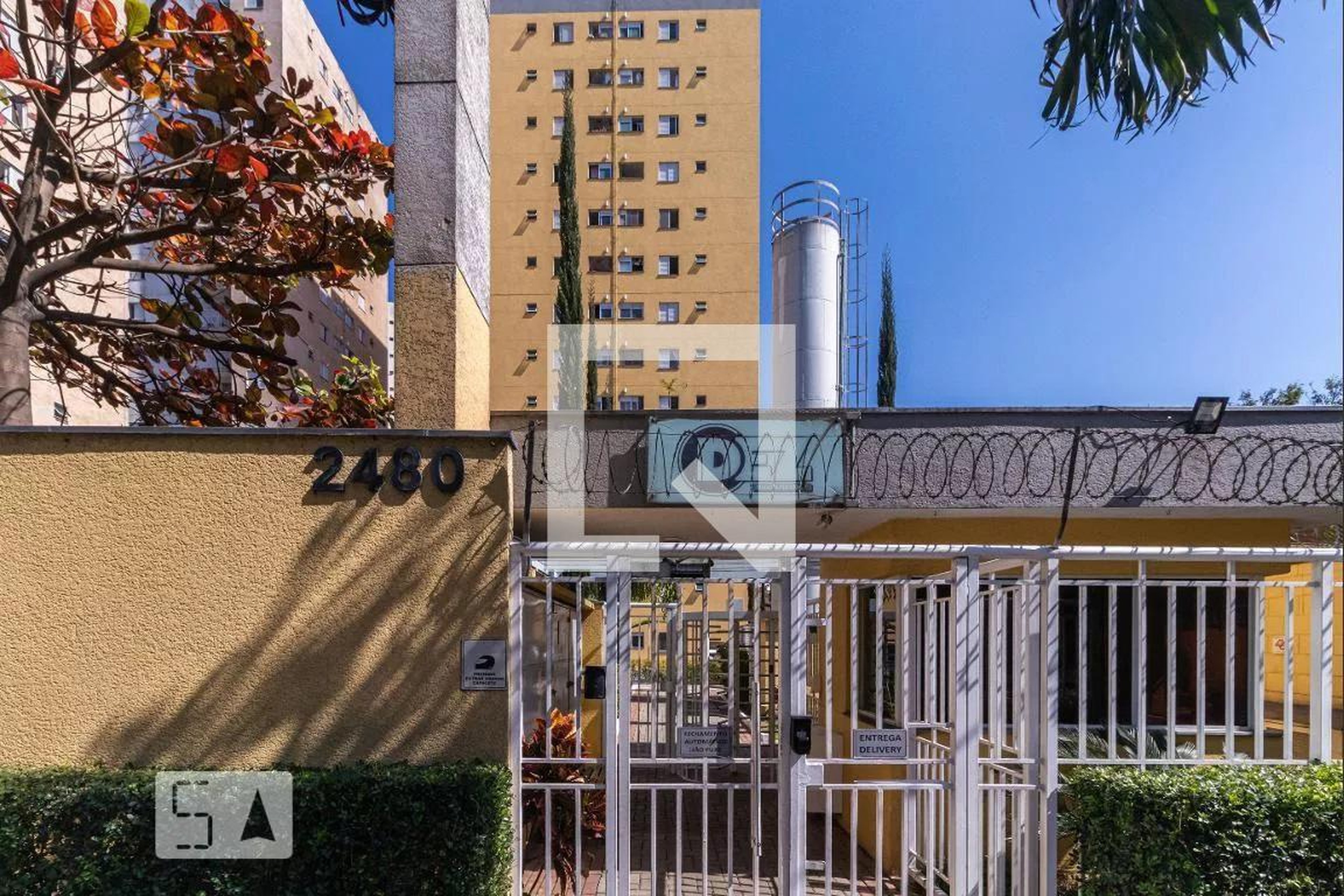 Fachada do Condomínio Condomínio Dez Guarapiranga