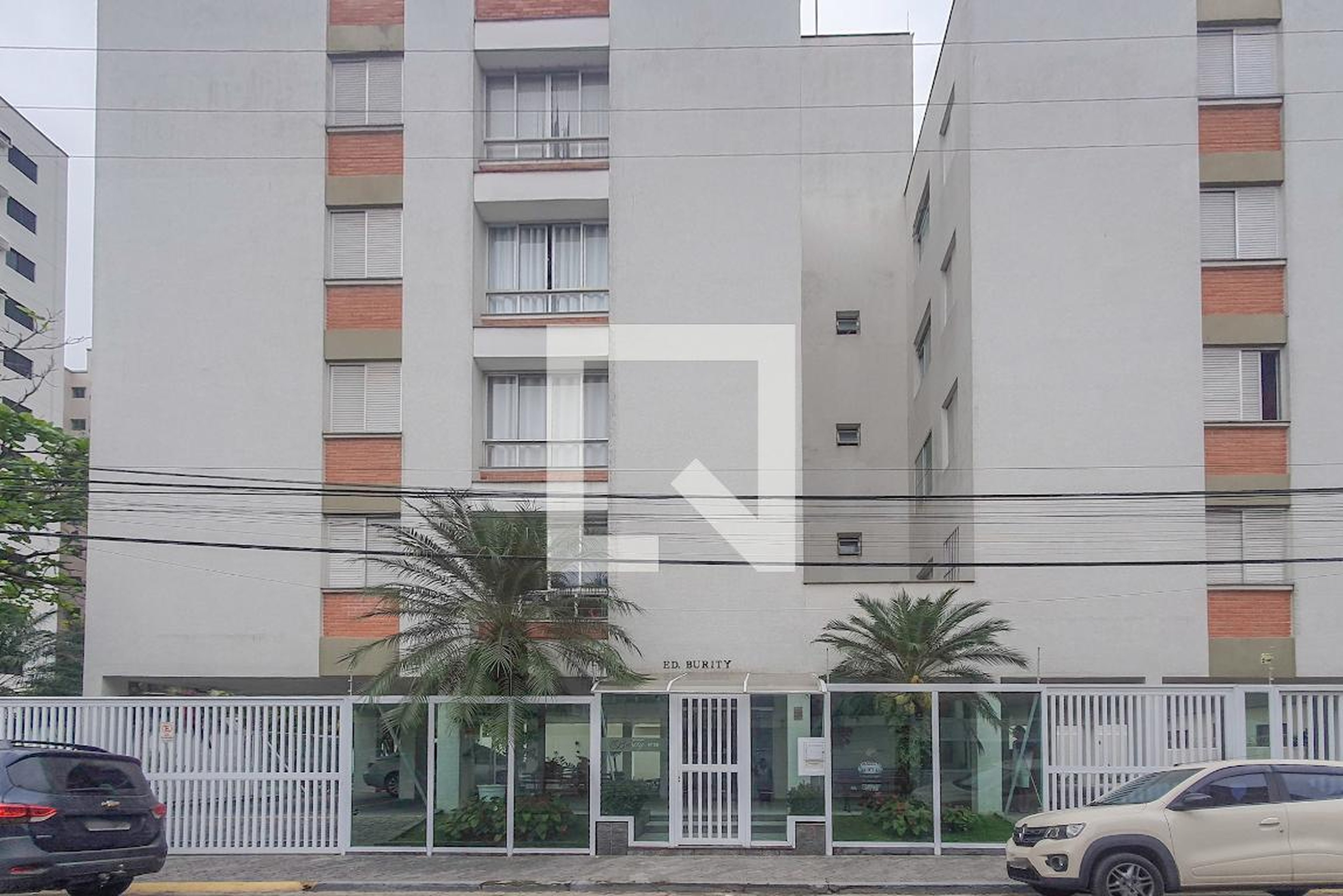 Fachada Condomínio em Rua Dona Vitória, 361