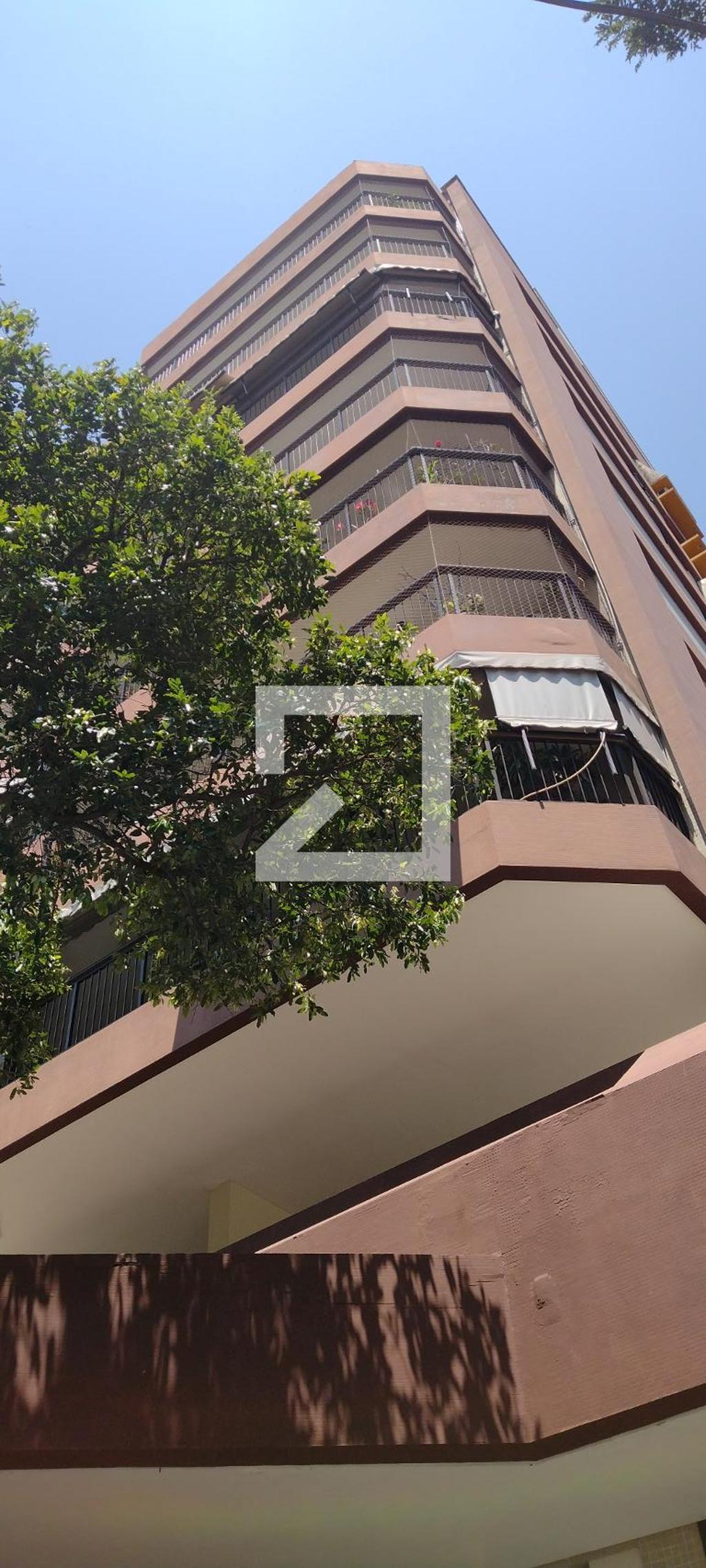 Fachada Condomínio em Rua Vicente de Sousa, 19